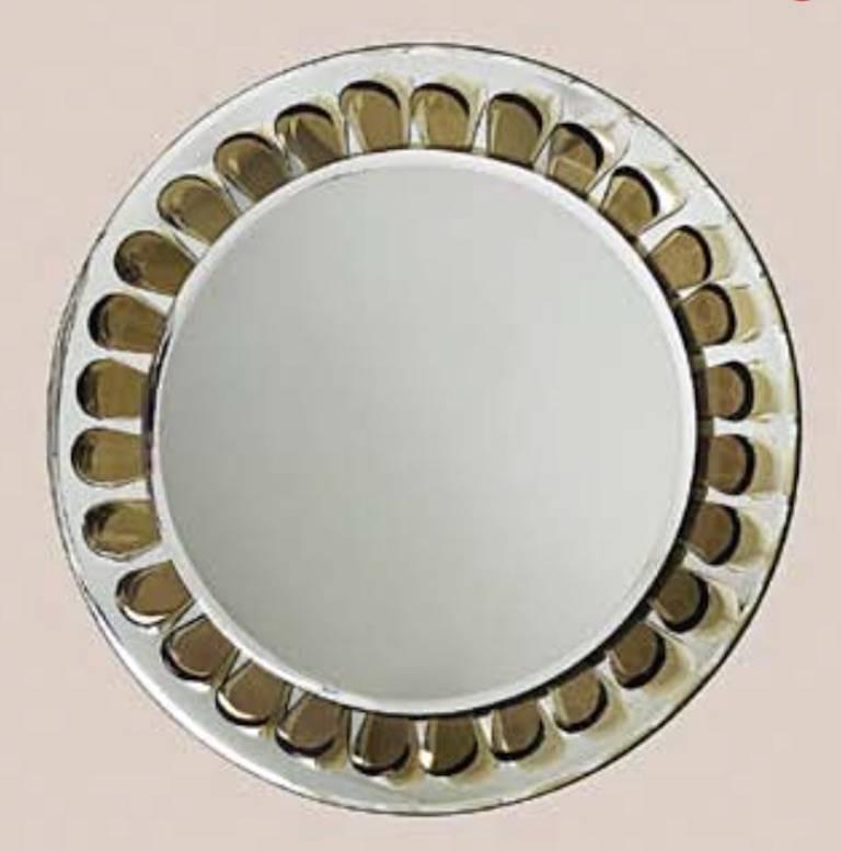 Max Ingrand for Fontana Arte Very Rare Round Wall Mirror  In Excellent Condition For Sale In New York, NY