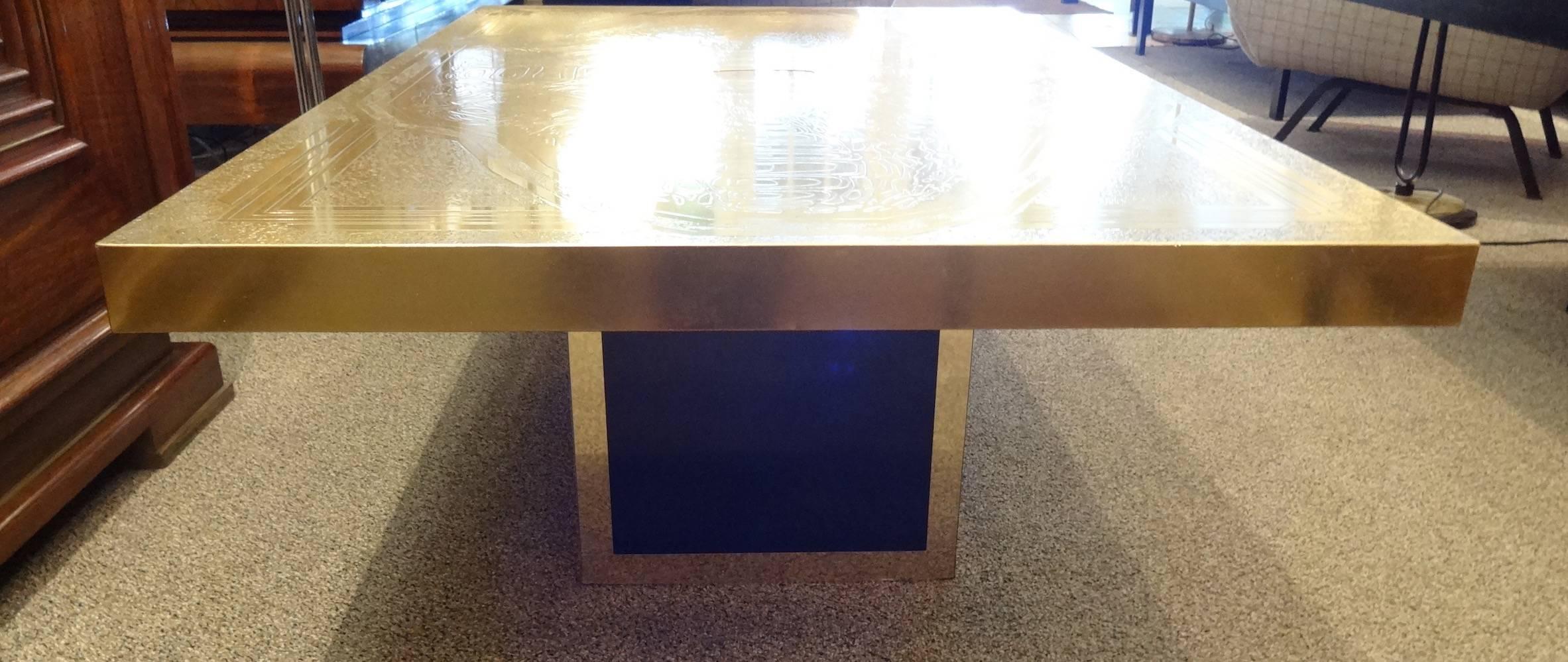 Two-Piece Cocktail Table in Etched Brass and Agate by Elias Segura Pasqual For Sale 2