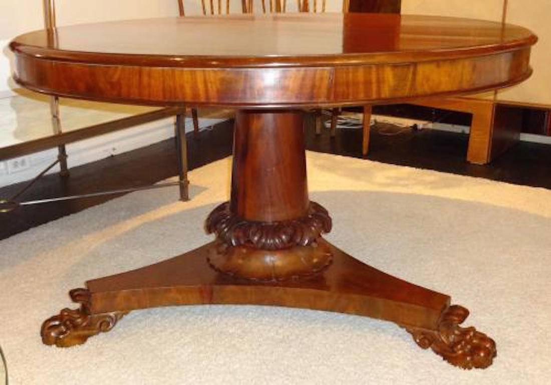 Mid-19th Century Breakfast or Center Pedestal Table in Mahogany by Antique For Sale 1