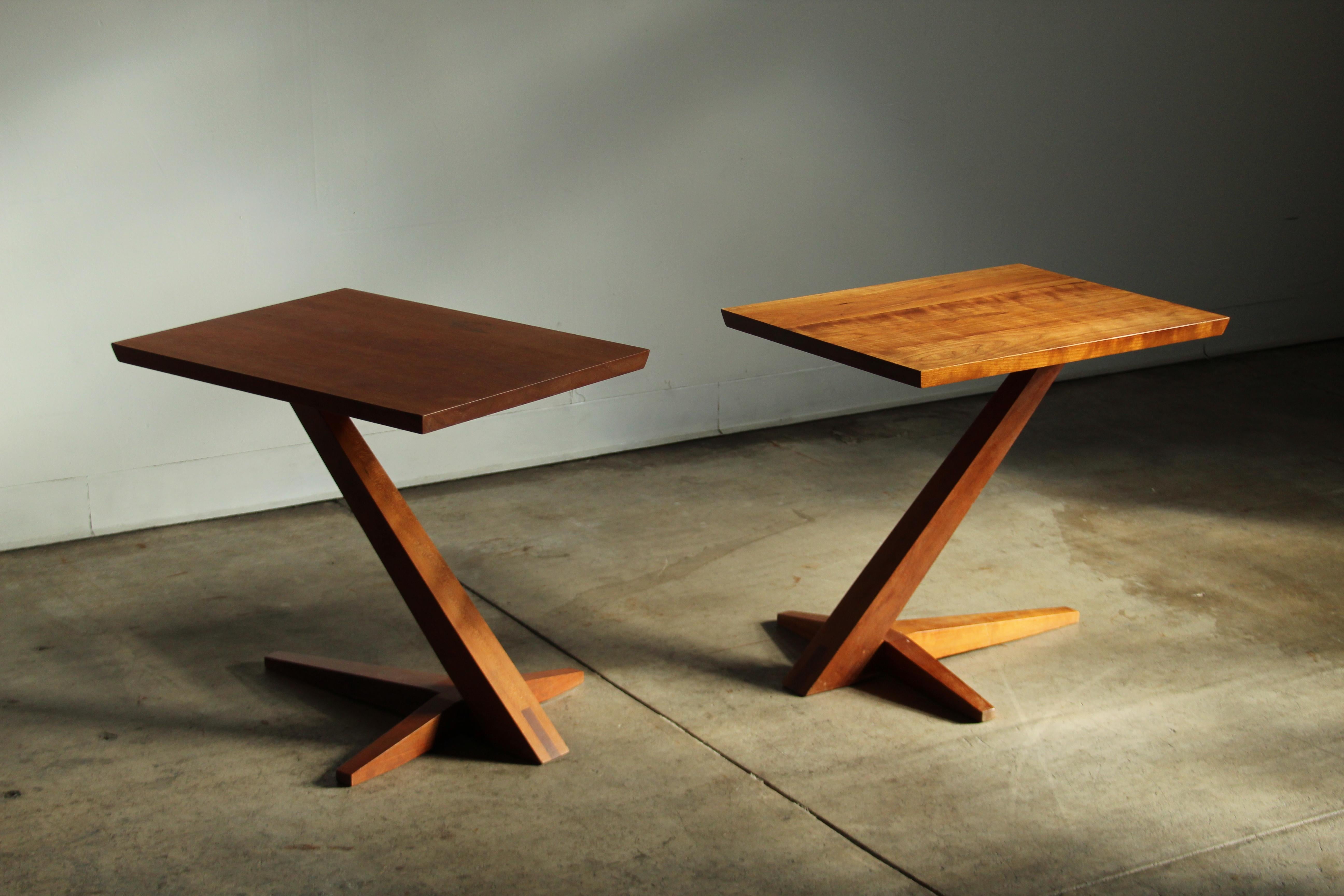 American Craftsman Thomas Moser Vintage Cherry Cantilevered Studio Crafted End Tables, 2000s For Sale
