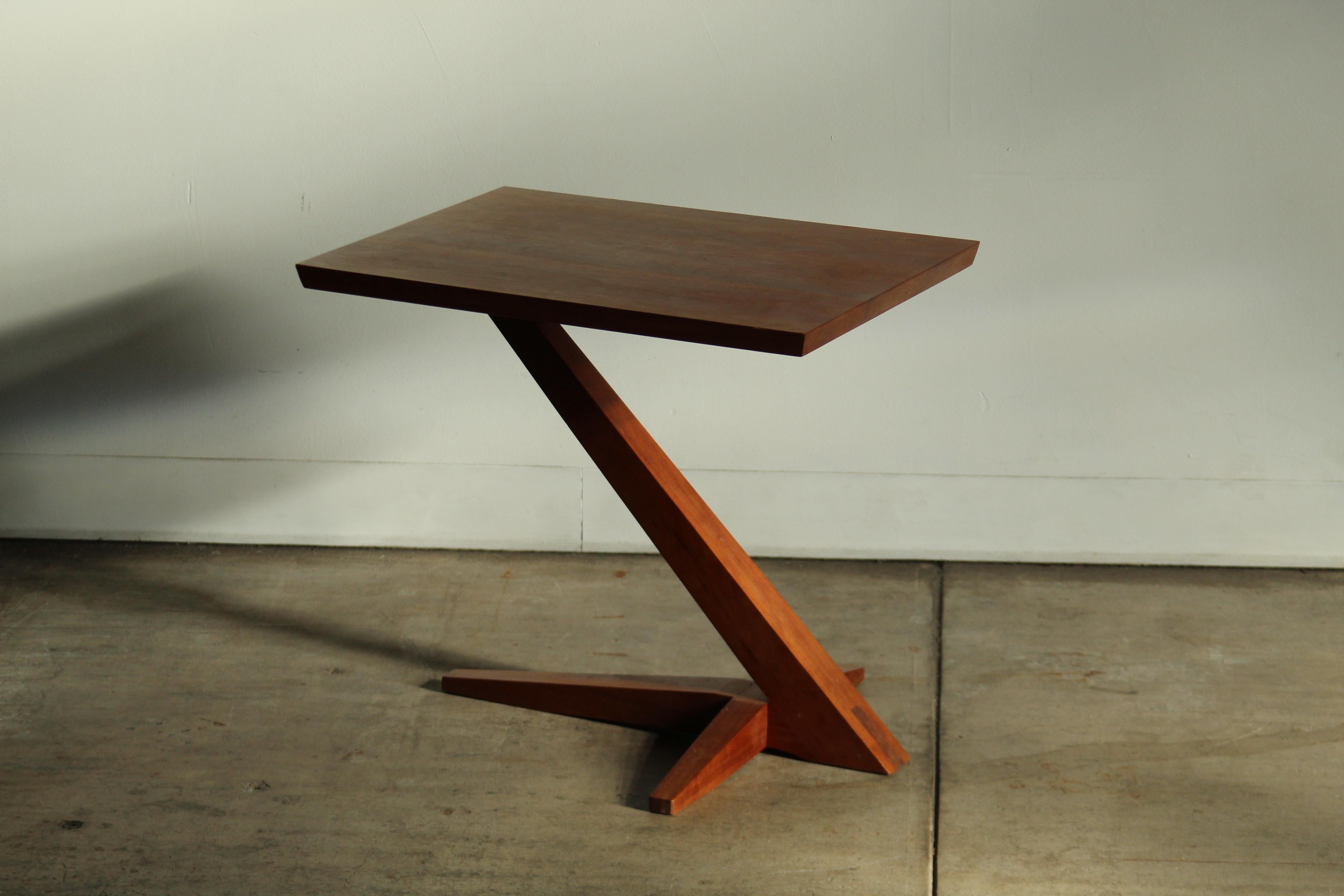 Thomas Moser Vintage Cherry Cantilevered Studio Crafted End Tables, 2000s For Sale 7