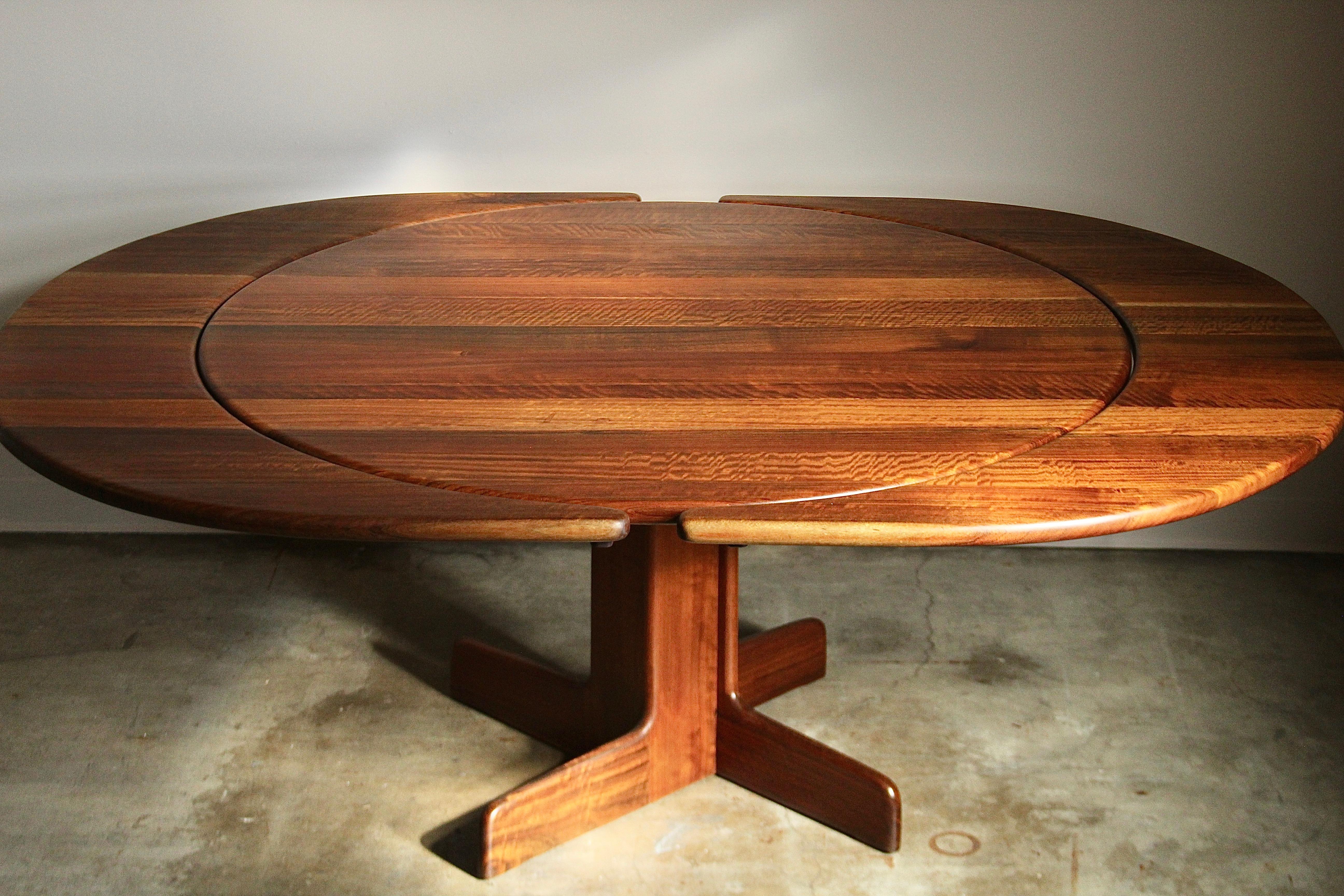 American Craftsman Gerald McCabe Grande table de salle à manger Shedua de Studio Craft, 1970 en vente