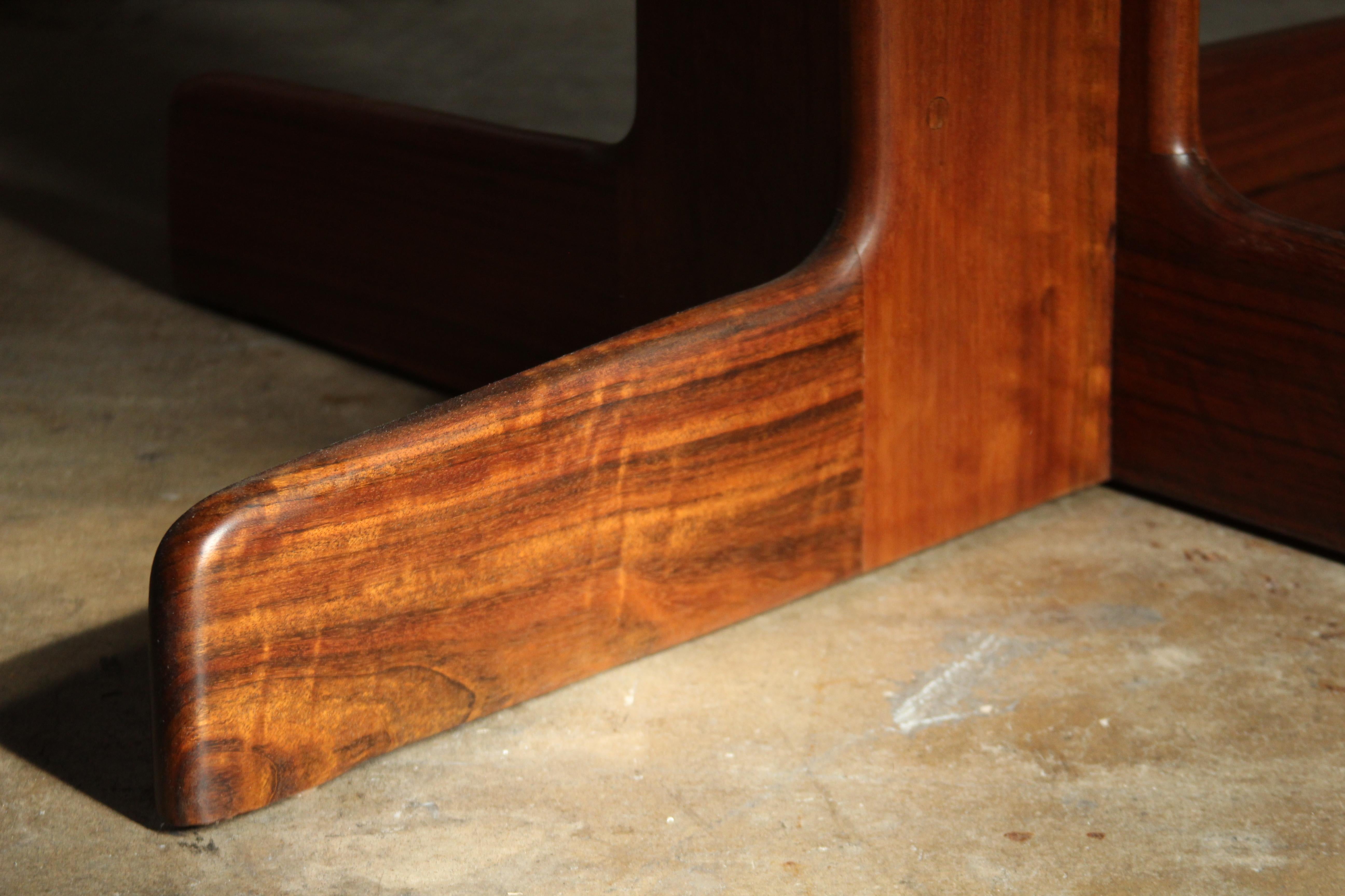 Noyer Gerald McCabe Grande table de salle à manger Shedua de Studio Craft, 1970 en vente