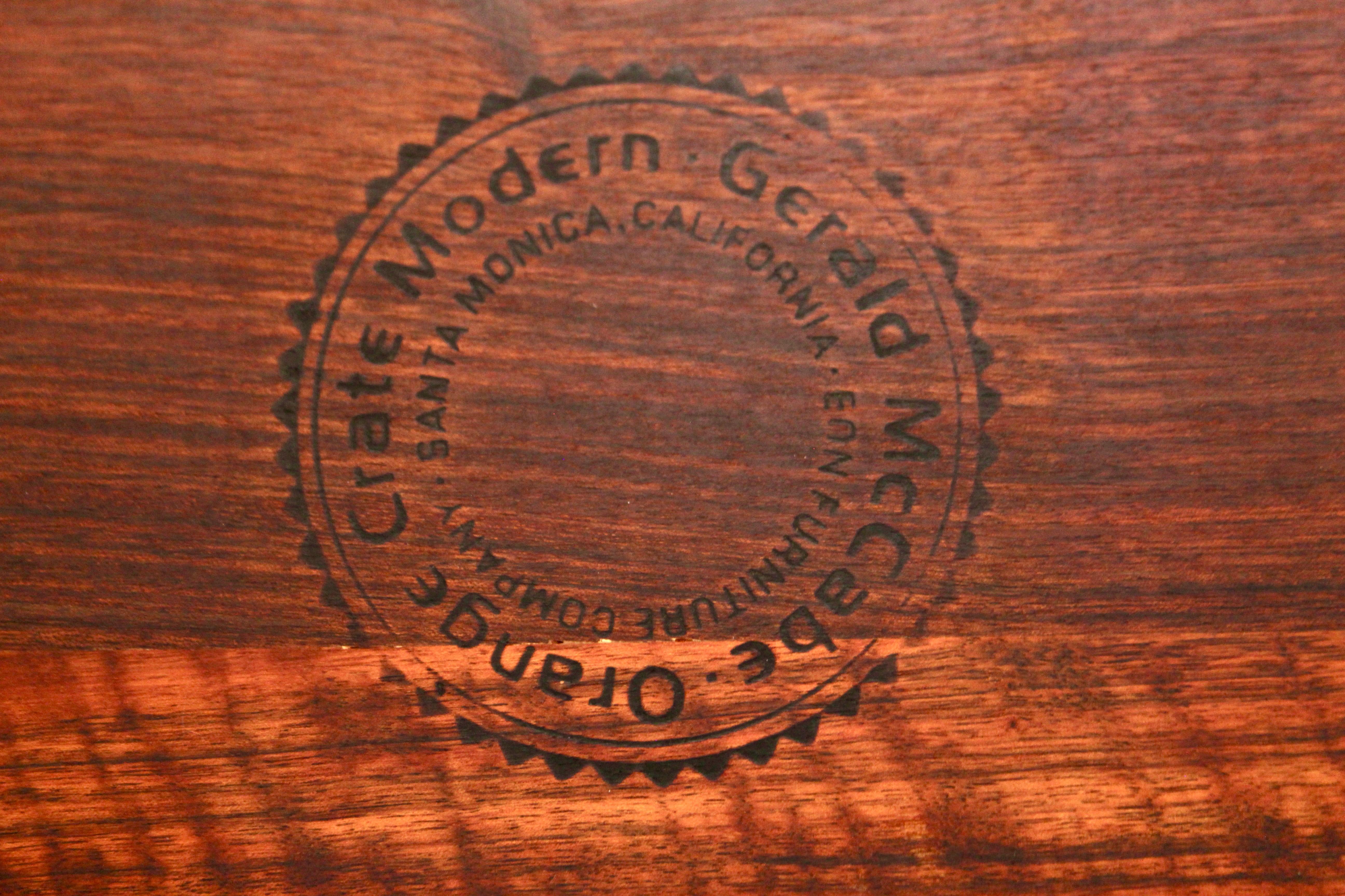 Gerald McCabe Grande table de salle à manger Shedua de Studio Craft, 1970 en vente 2