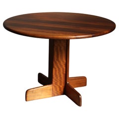 Table de salle à manger à piédestal en shedua massif Gerald McCabe, 1970