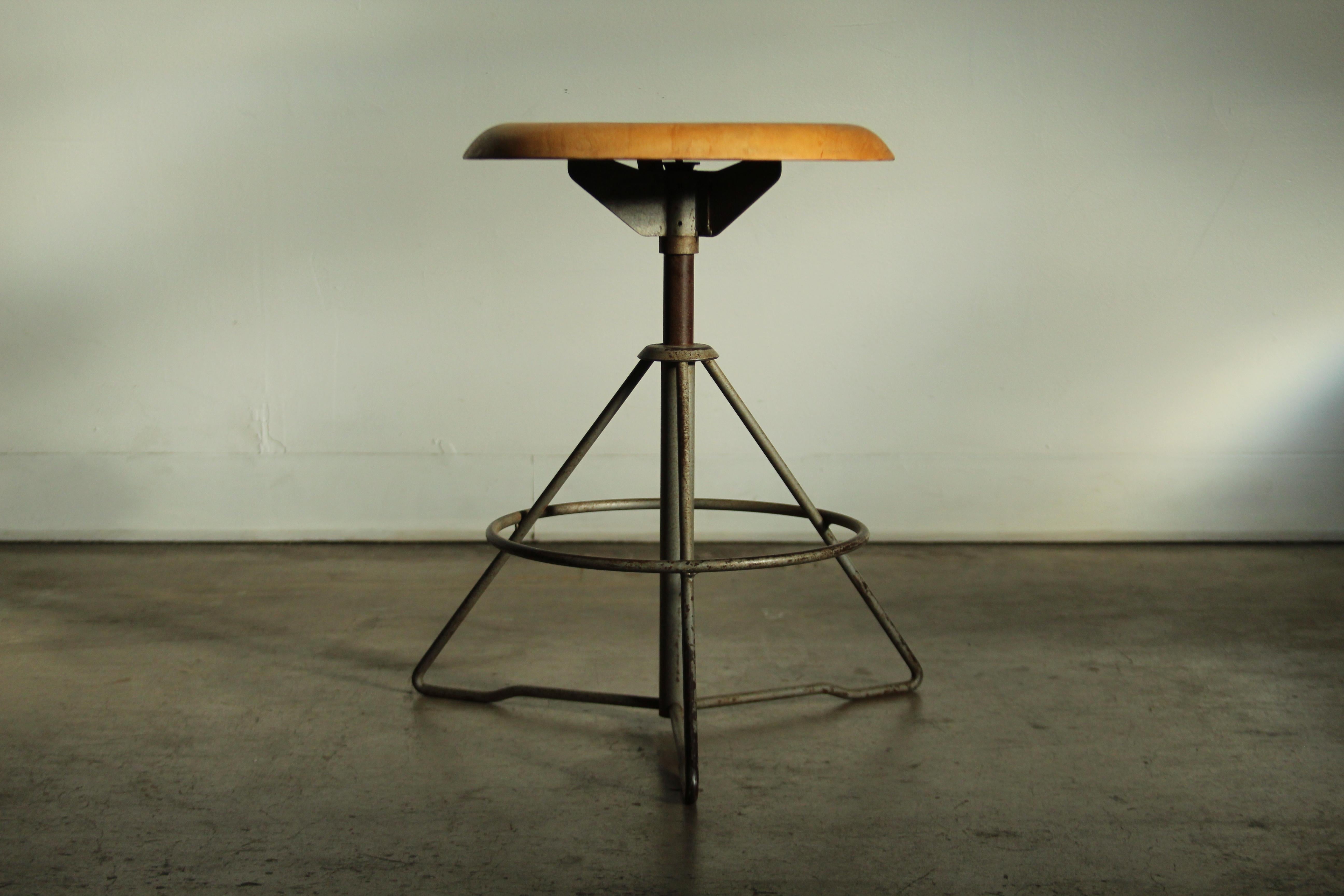 Industriel Tabouret pivotant 