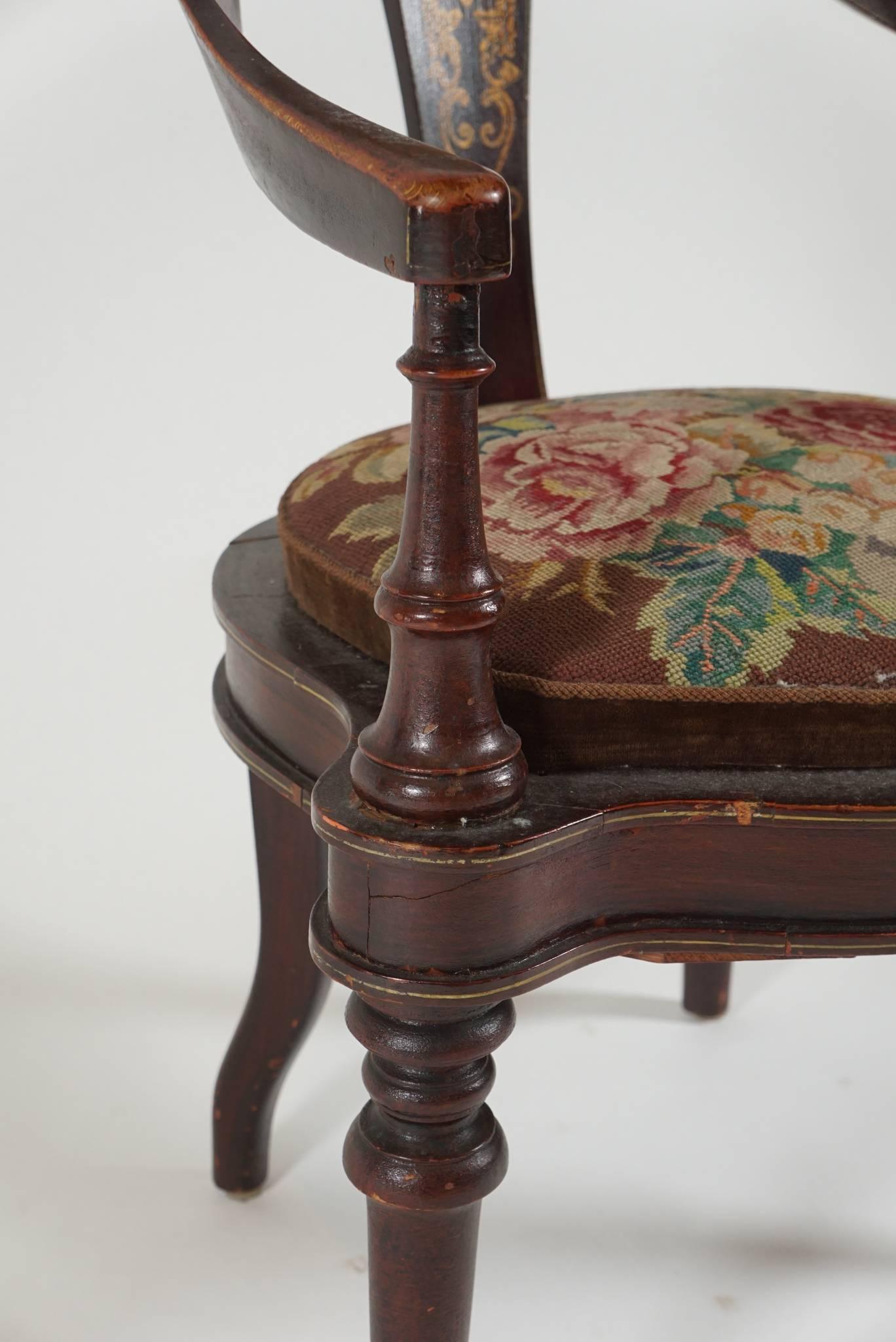 Mid-19th Century Pair of 19th Century Mahogany Spoon Back Chairs