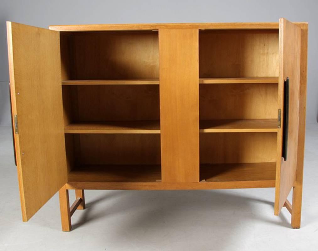 Scandinavian Modern Danish 1940s-1950s Oak Cabinet