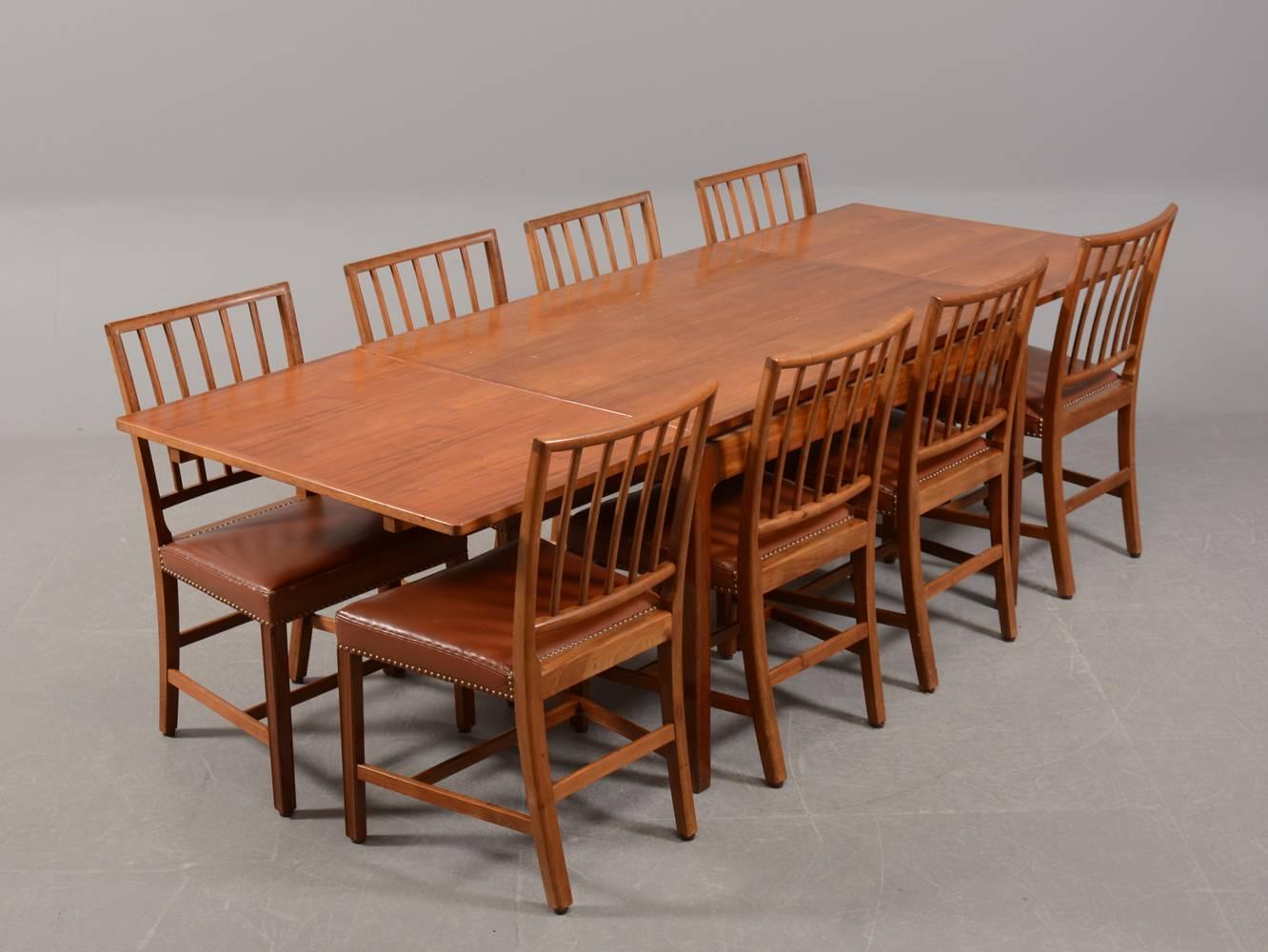 1940s Mahogany Dining Table Attributed to Danish Designer Jacob Kjaer In Good Condition In Hudson, NY