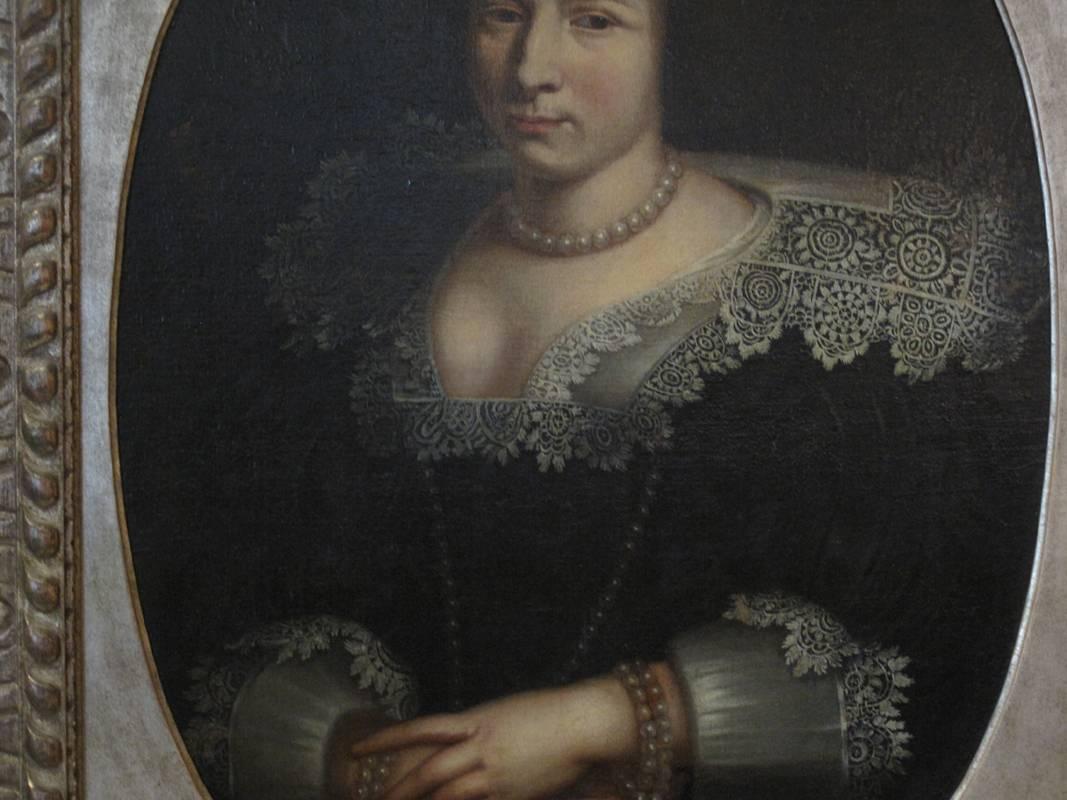 European Early Portrait Painting of a Noblewoman For Sale