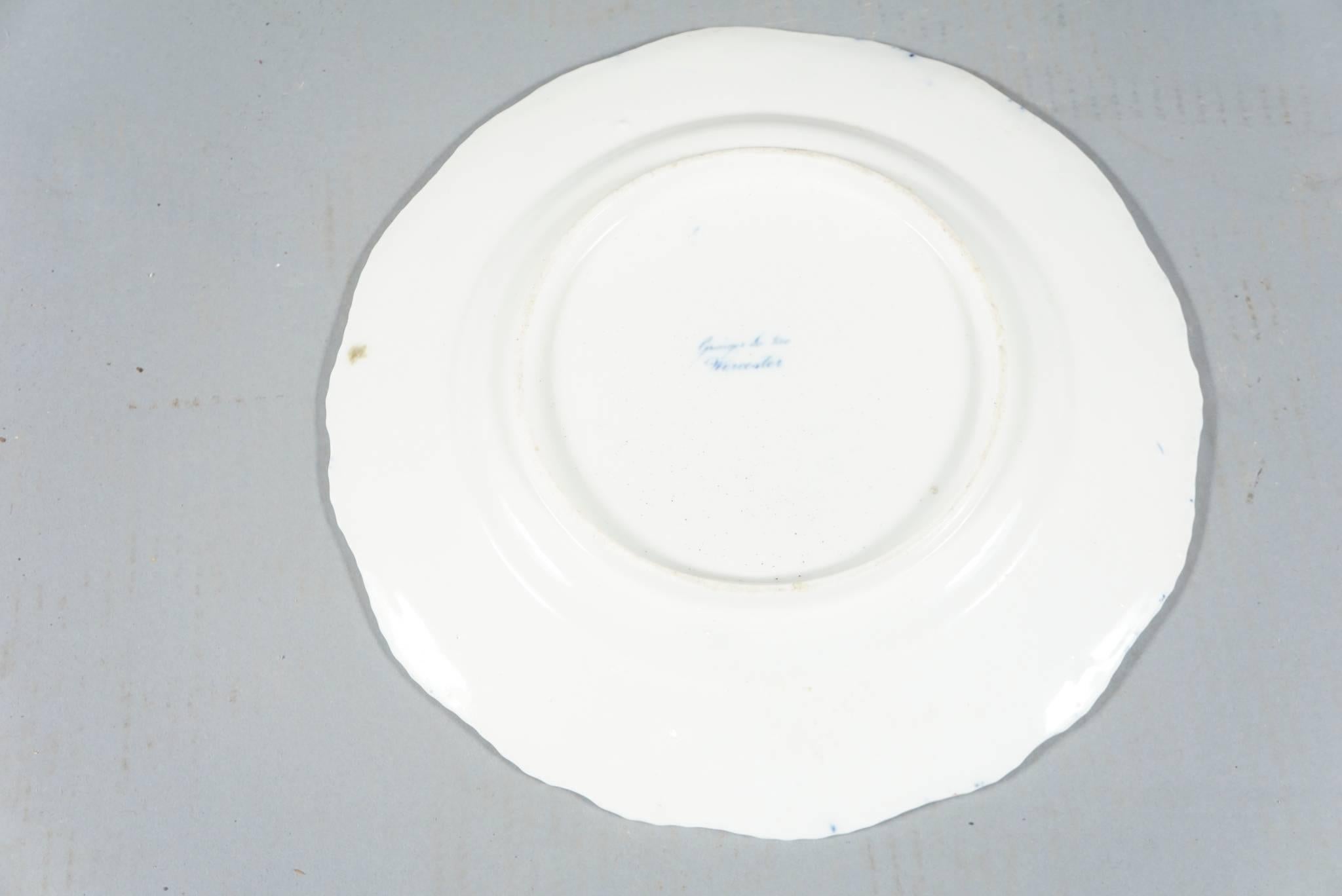 Early Worcester Stoneware Eight Dinner Plates In Good Condition For Sale In Hudson, NY