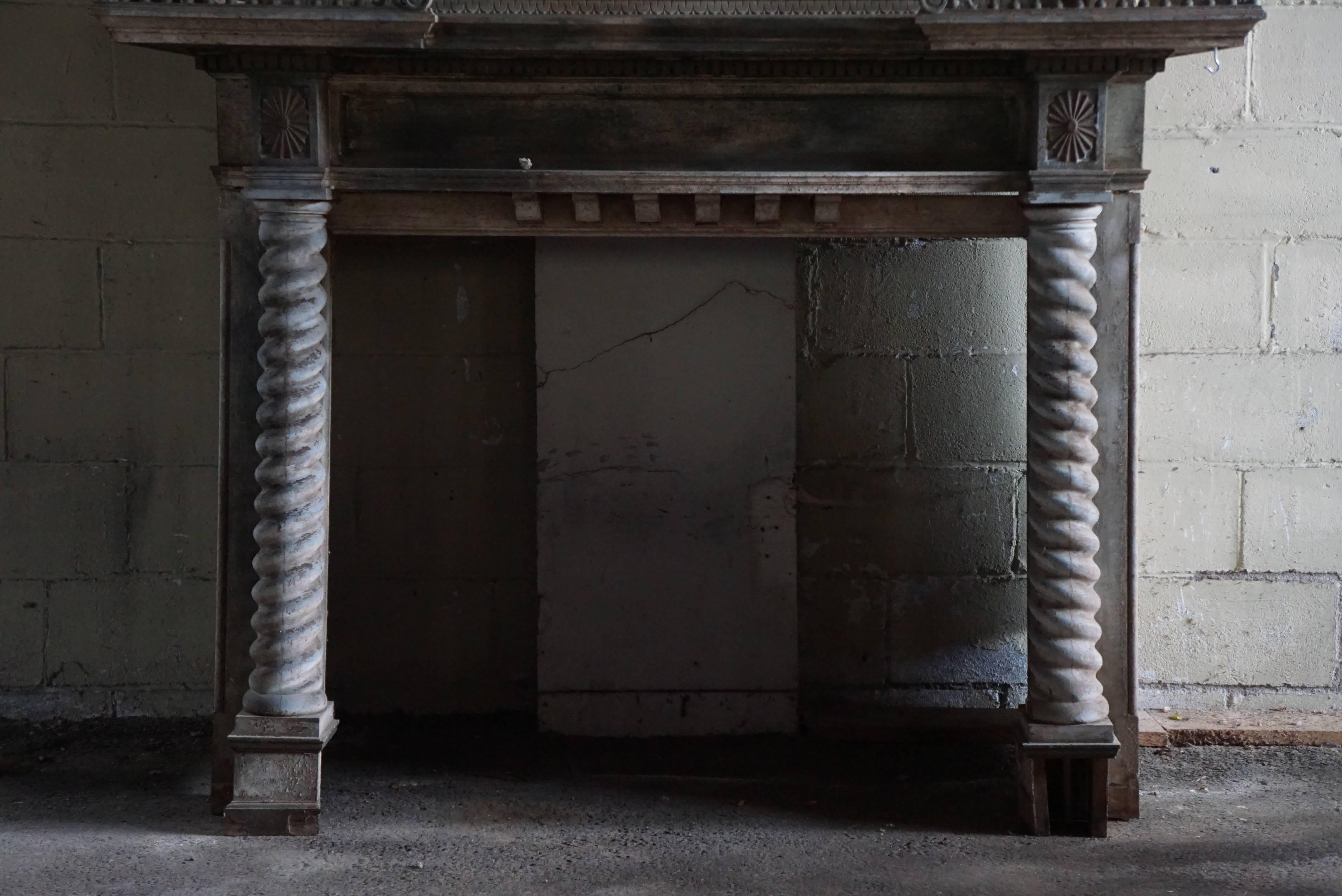 Aesthetic Movement Chimneypiece im Zustand „Gut“ in Hudson, NY