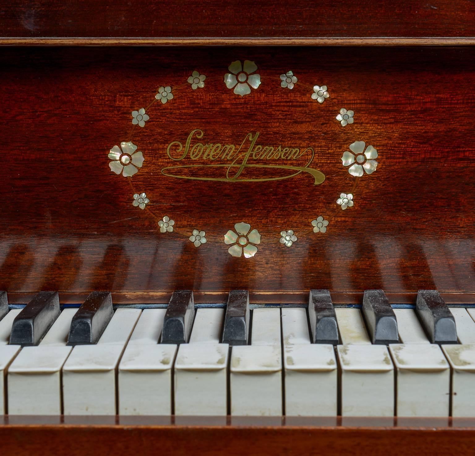 butterfly grand piano