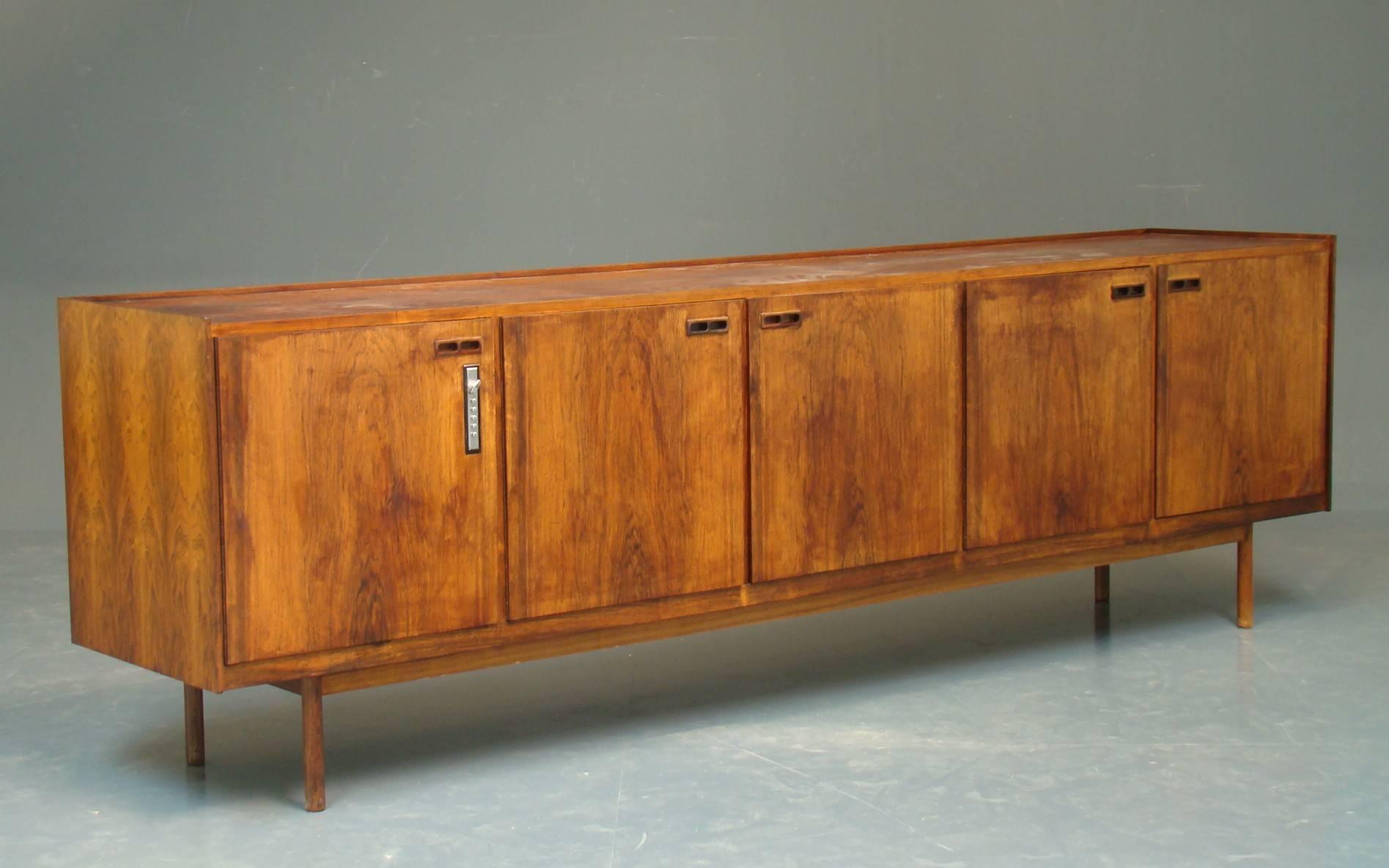 Rosewood Sideboard by Ib Kofod-Larsen In Good Condition For Sale In Hudson, NY