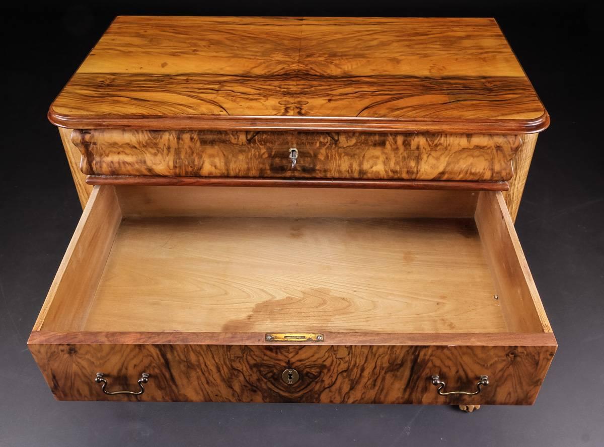 Danish 19th Century Small Chest of Drawers of Highly Figured Walnut In Good Condition In Hudson, NY