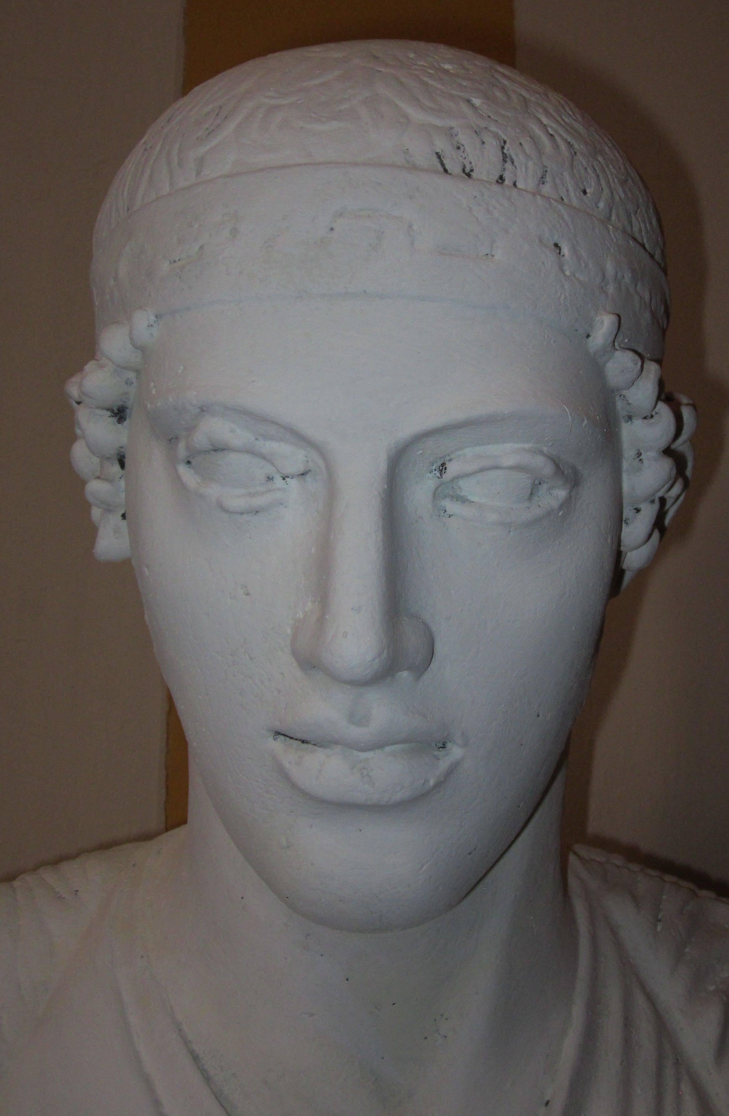 XIXe siècle Buste en plâtre blanc d'une tête masculine, France, 19ème siècle en vente
