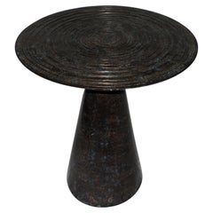 Mesa auxiliar con tapa de diseño de tambor Chieftain de bronce, Alemania, Contemporáneo