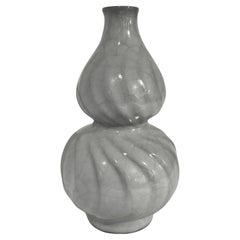 Vase en forme de gourde, Turquoise pâle contrastée et craquelée, Chine, Contemporain