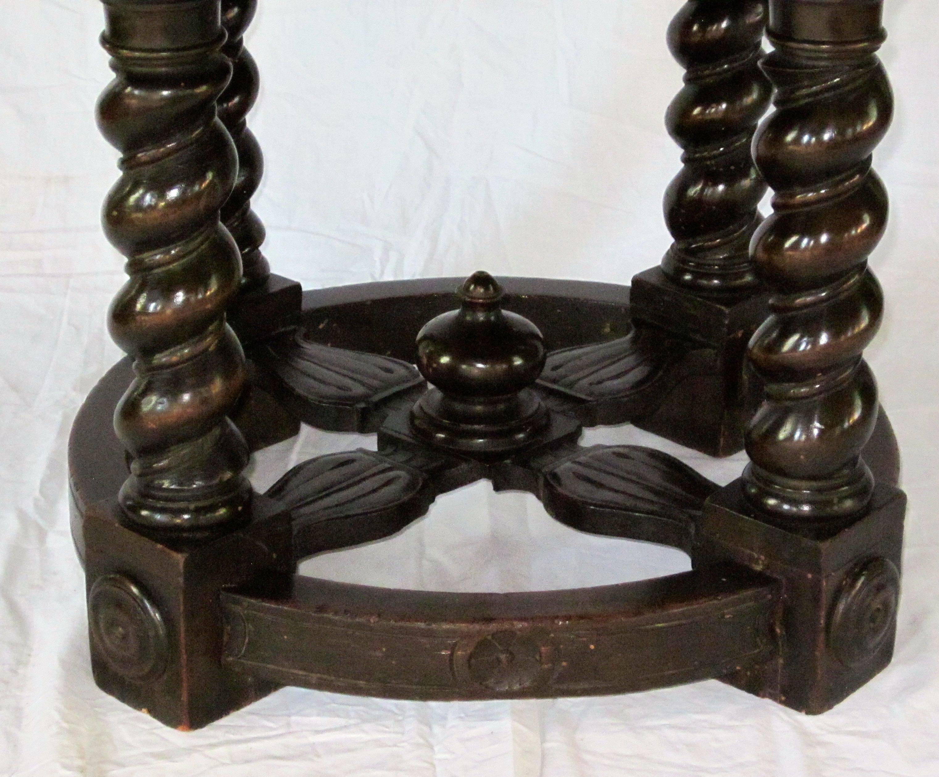 19th Century Oak Brown Spool Leg Side Table, Italy In Excellent Condition In New York, NY