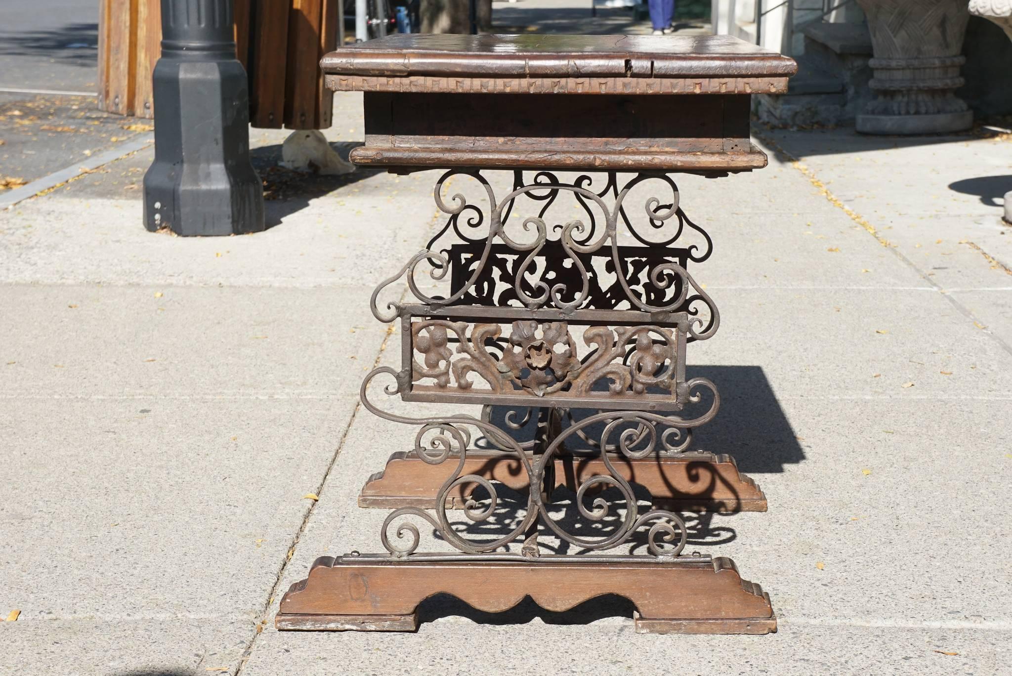  Late 19th Century Italian Walnut and Hand-Wrought Iron Low Table For Sale 1