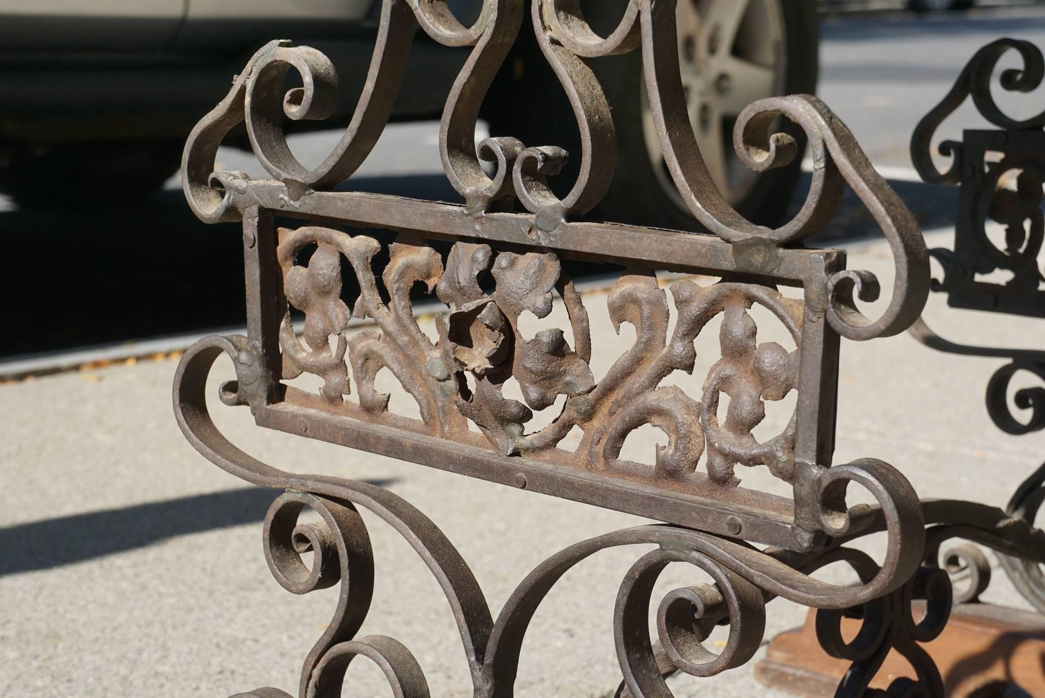  Late 19th Century Italian Walnut and Hand-Wrought Iron Low Table For Sale 2