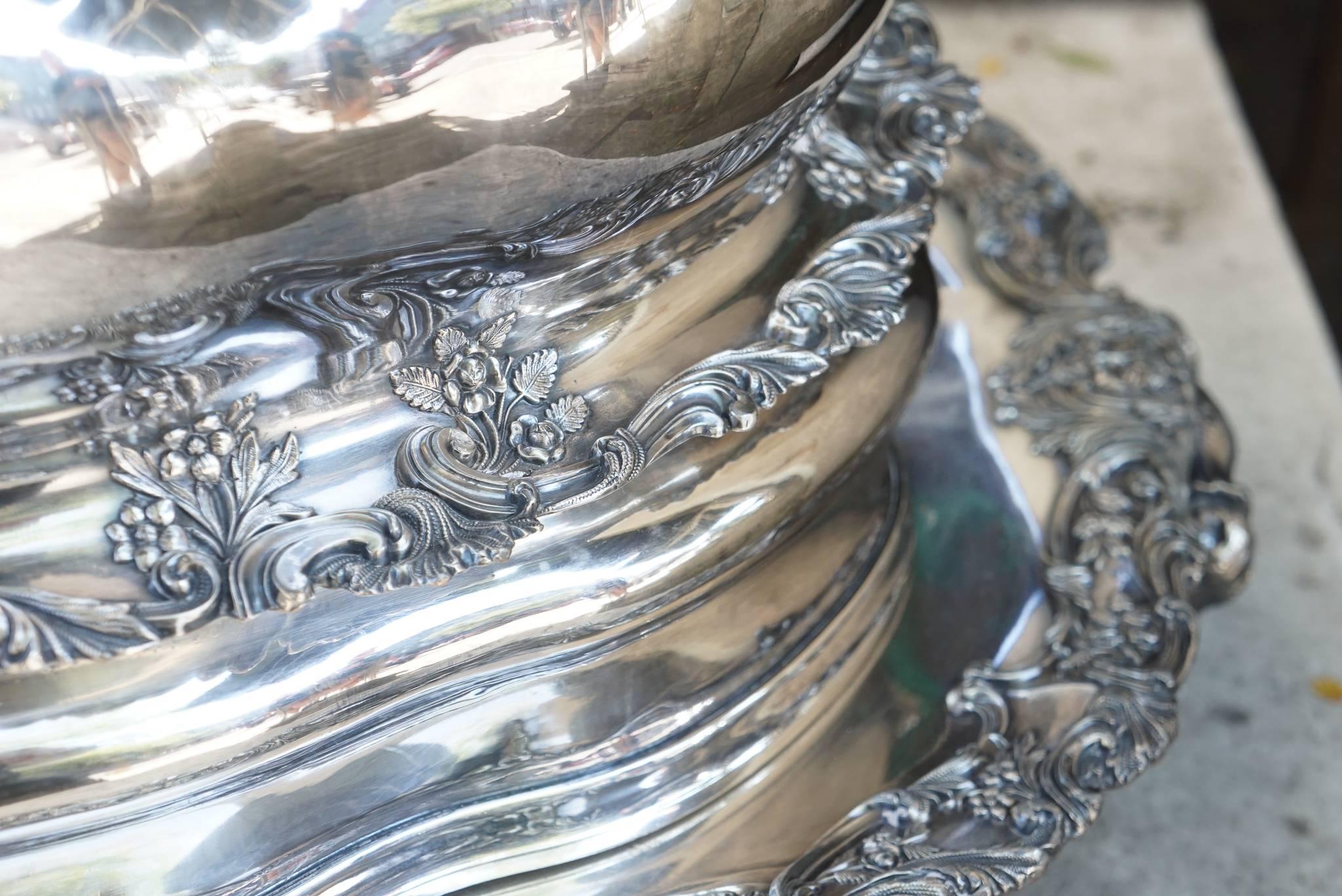 Great Britain (UK) Very Large and Impressive Victorian Silver Plate Covered Meat Platter