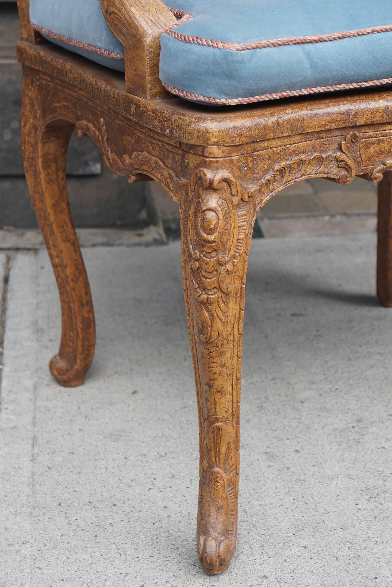Pair of Late 19th-Early 20th Century Carved Oak Regence Fauteuils For Sale 1