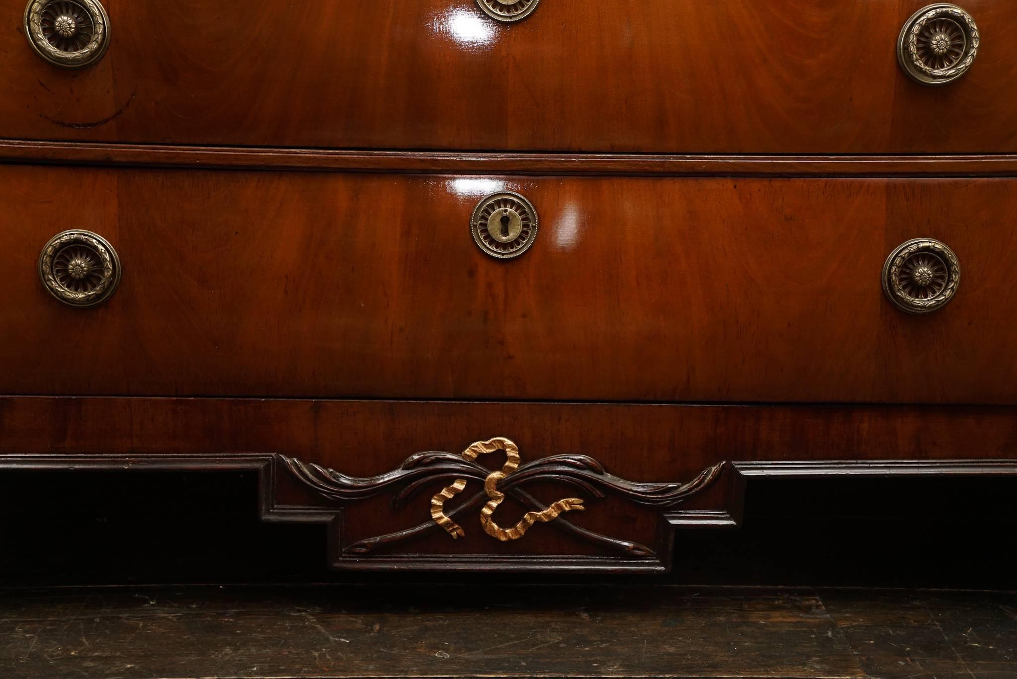 Late 18th Century Dutch Neoclassical Mahogany  Large Commode For Sale 3