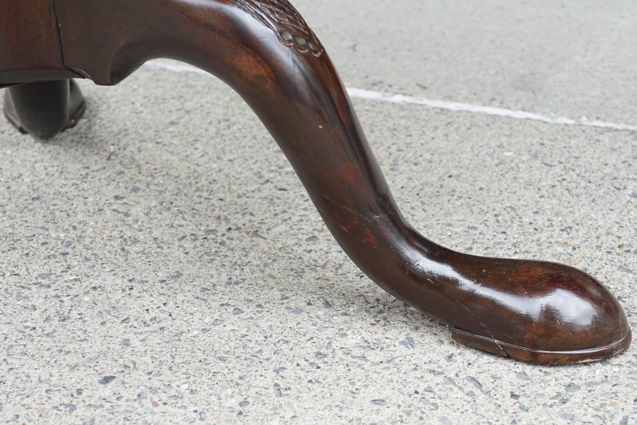 Period 18th Century Irish Mahogany Pie Crust Tilt-Top Tea Table In Good Condition In Hudson, NY