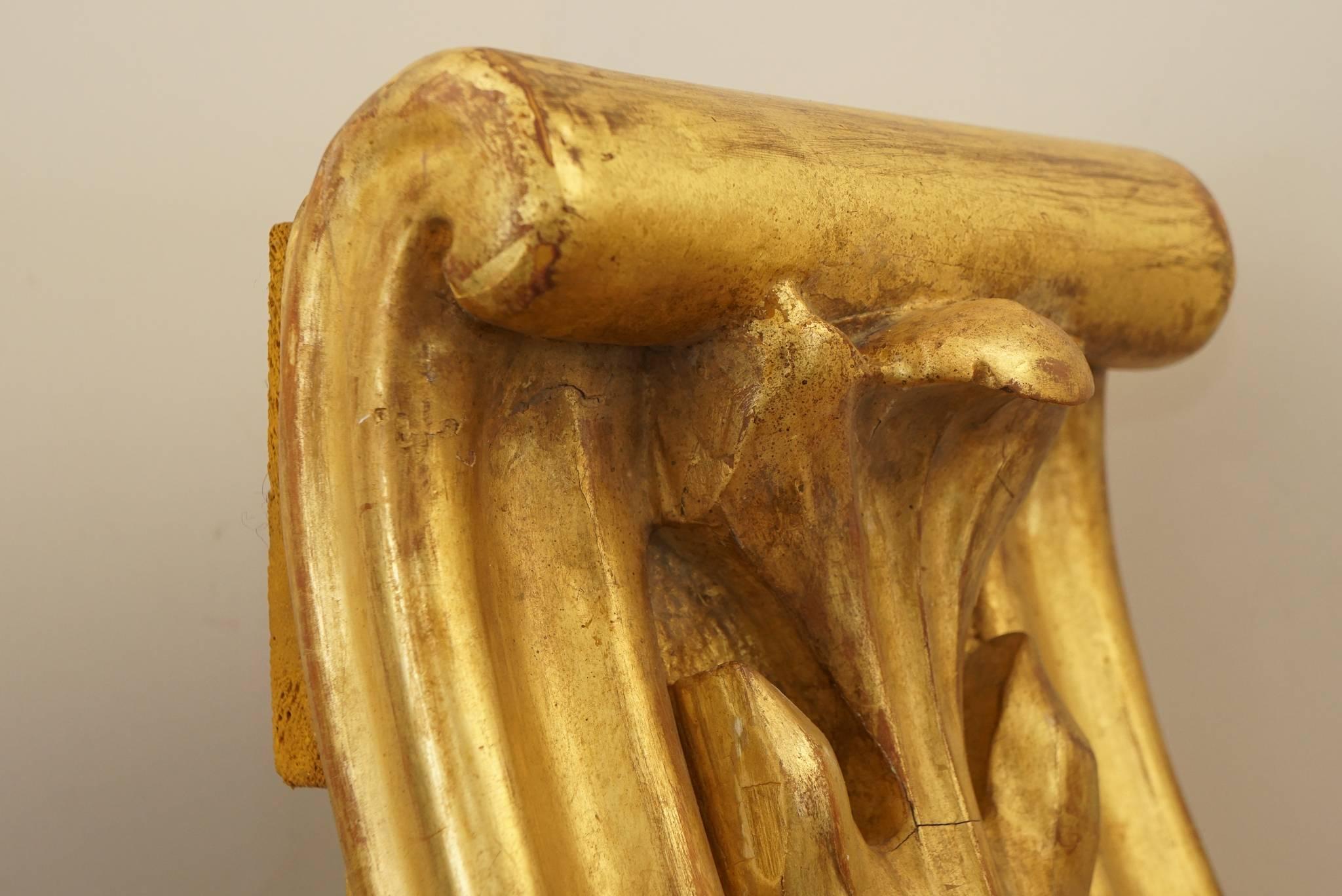 Neoclassical Revival Large Pair of English 19th Century Carved and Water Gilded Wood Corbel Bracket