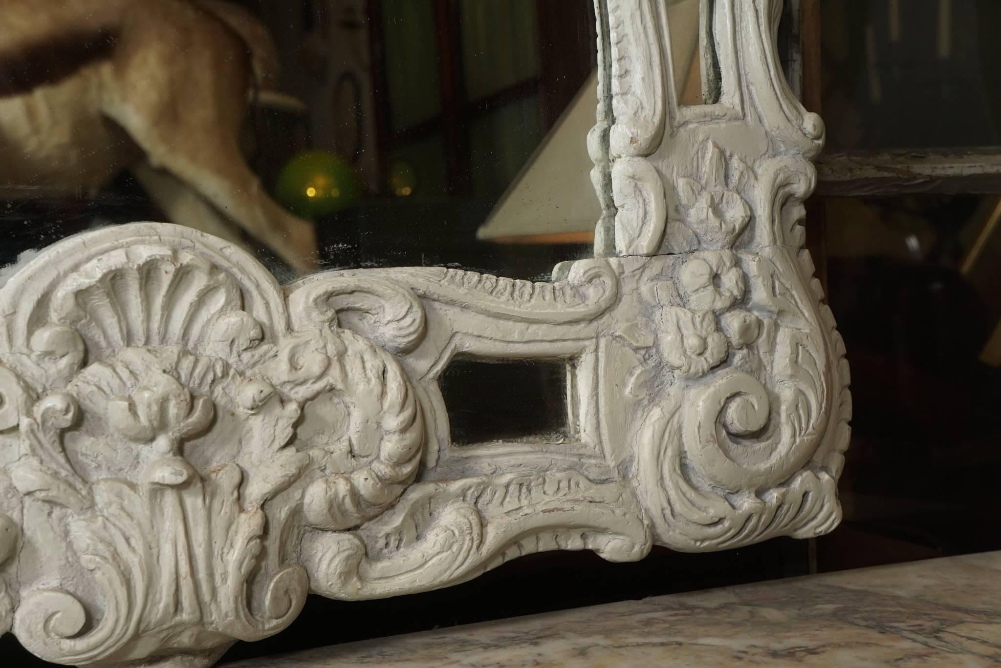 French Regence Period Carved and Painted Wood Mirror In Good Condition For Sale In Hudson, NY