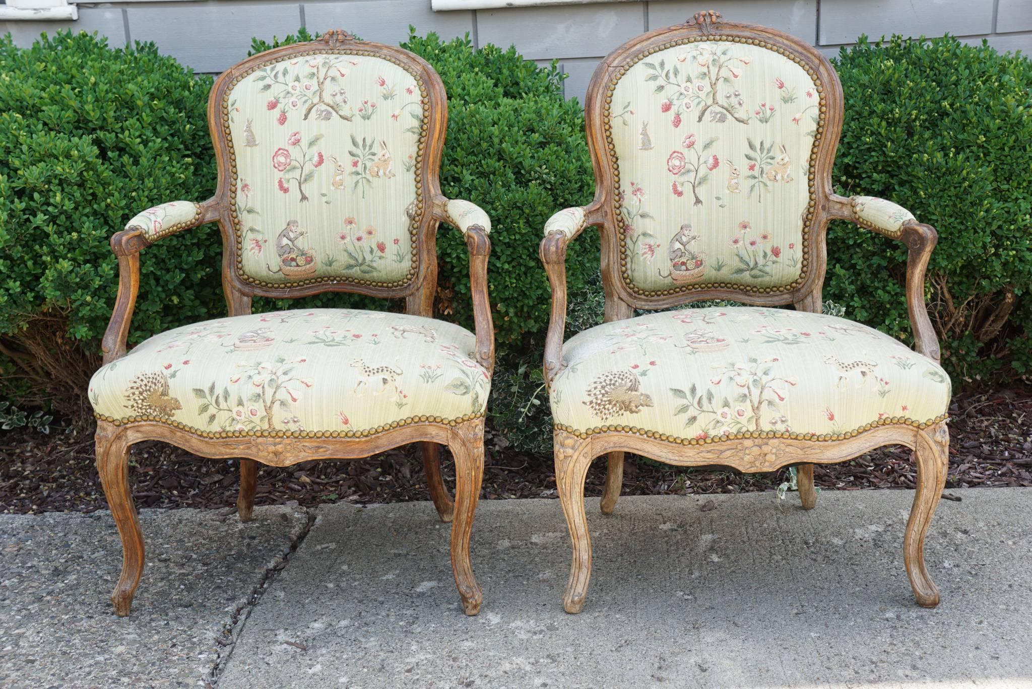 Paar Fauteuil aus Buchenholz im Louis-XV-Stil aus dem 18. Jahrhundert (Louis XV.) im Angebot