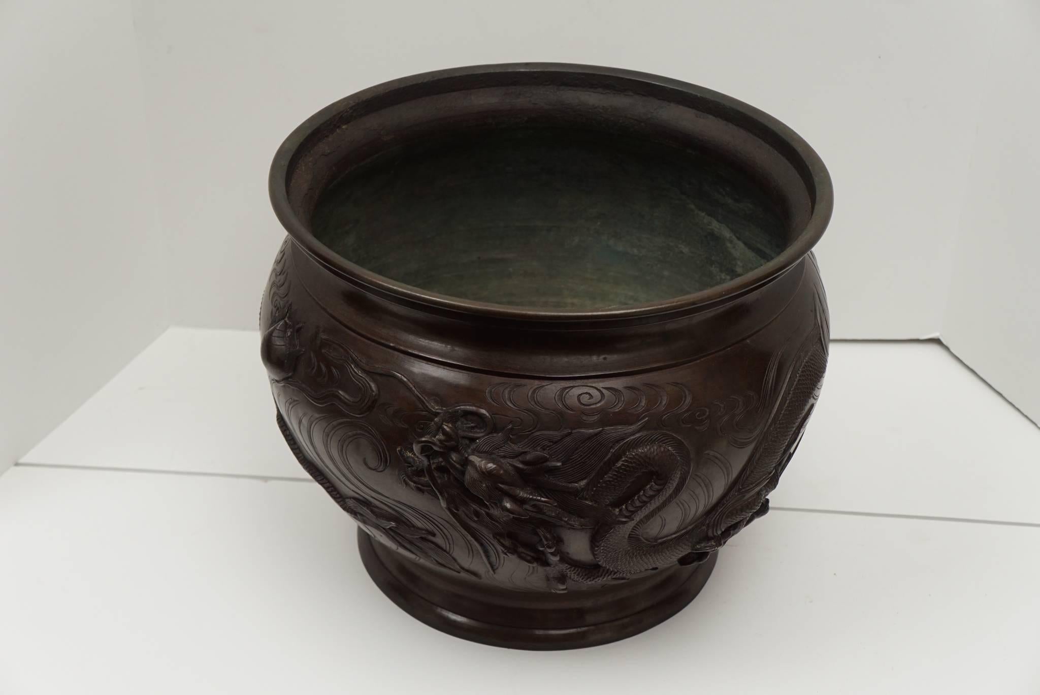 Late 19th Century Japanese Cast Bronze Open Censer In Excellent Condition In Hudson, NY