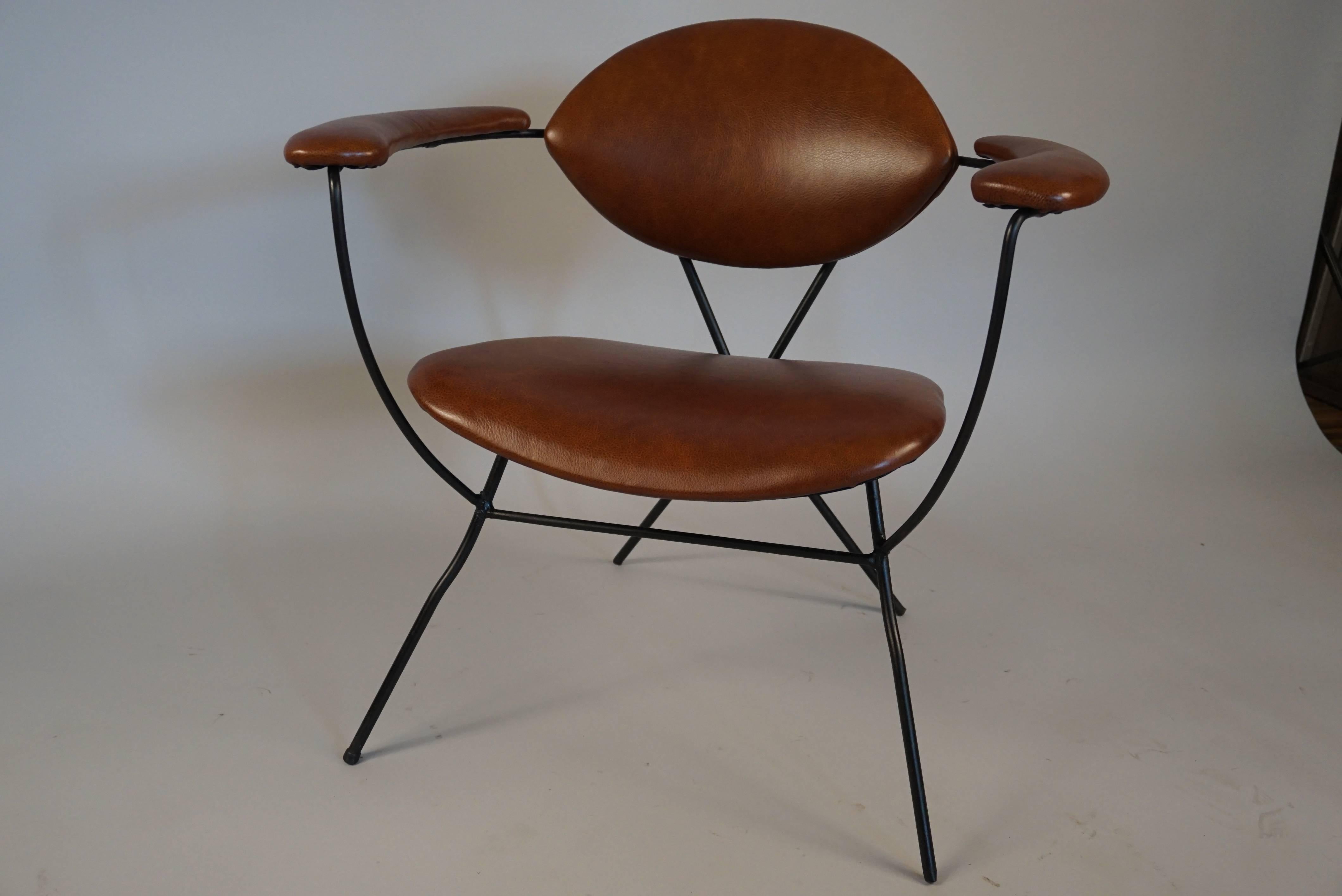 Mid-Century Modern Modern Iron and Leather Chair in the Style of Carlo Hauner For Sale