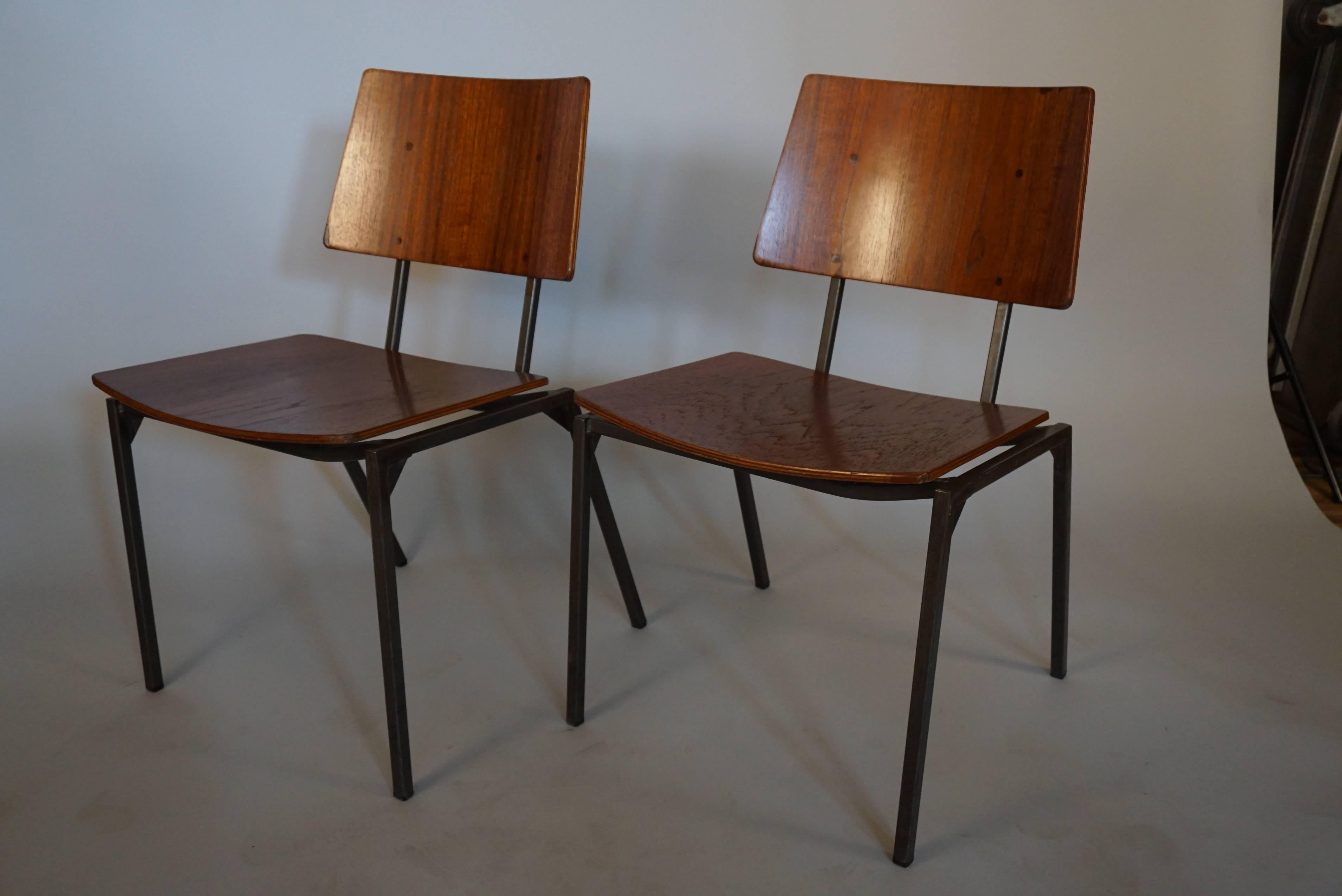 A utilitarian design with great profile and easy seating
manufactured in Copenhagen in the 1970s.