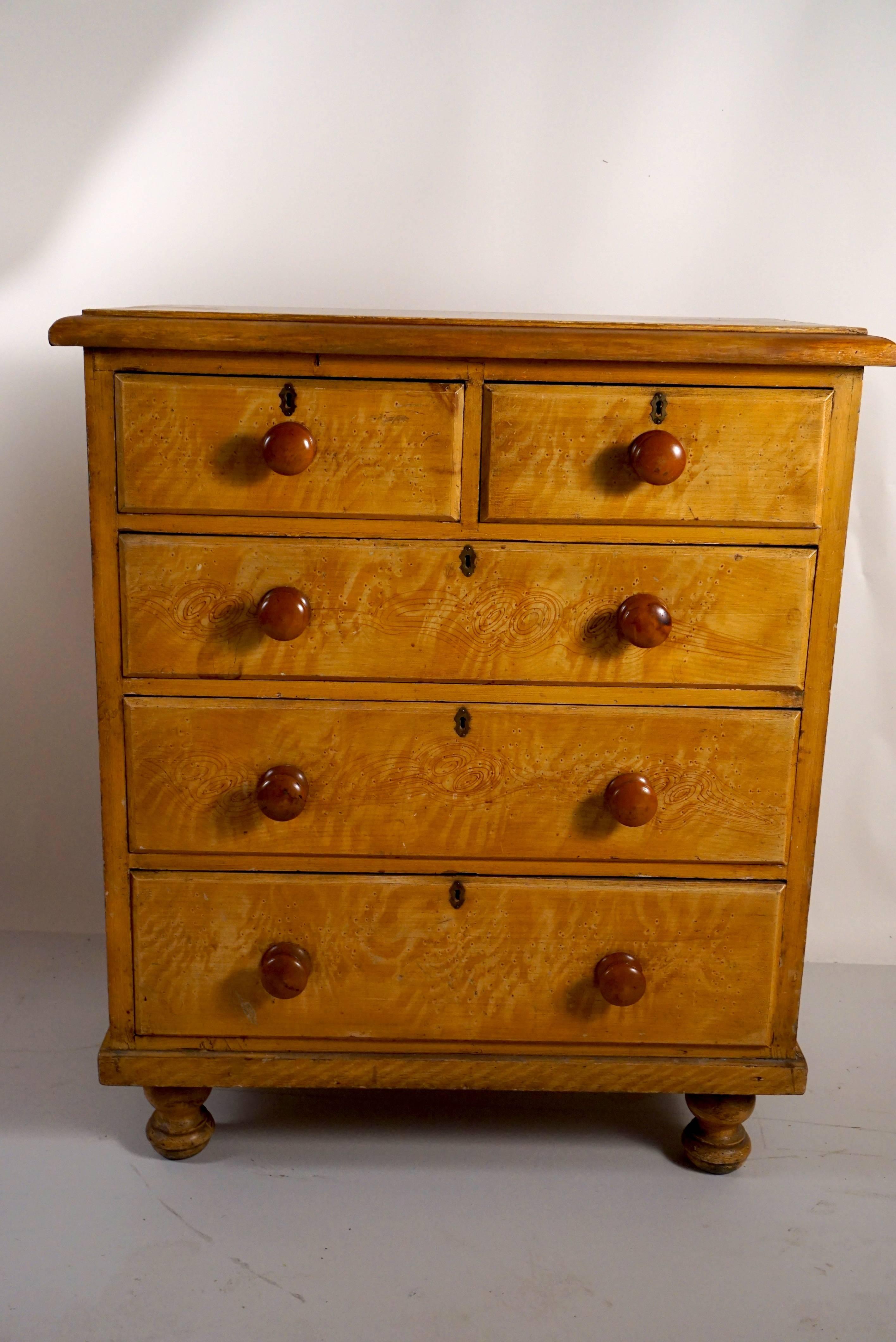 Lovely French Grain Painted Chest with Five Drawers In Good Condition In Hudson, NY