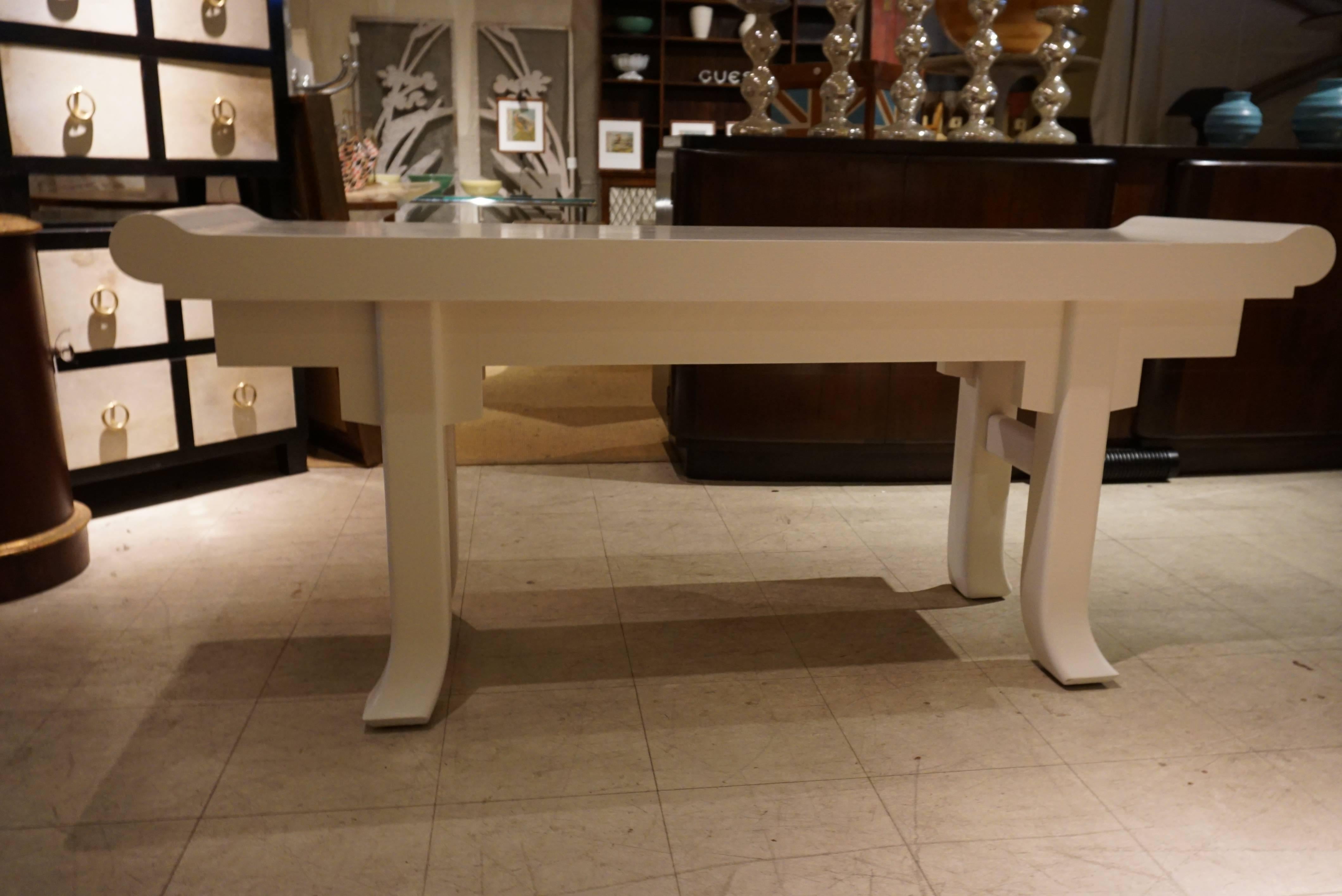Late 20th Century Asian Style Console in Brillant White For Sale