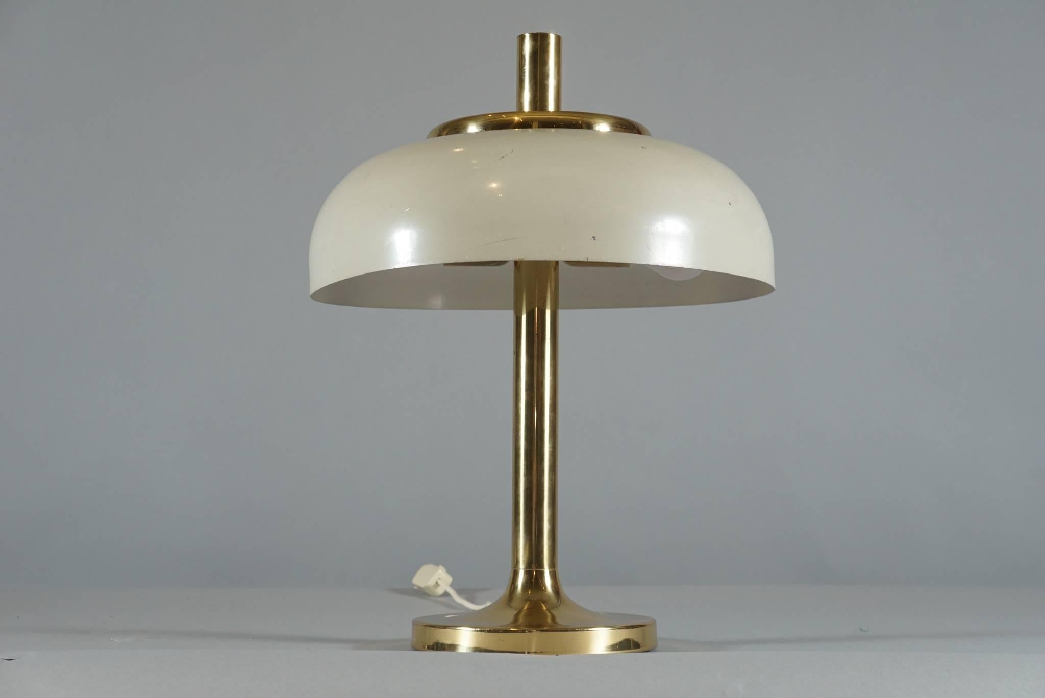 Superb form. Table lamp. Desk lamp.