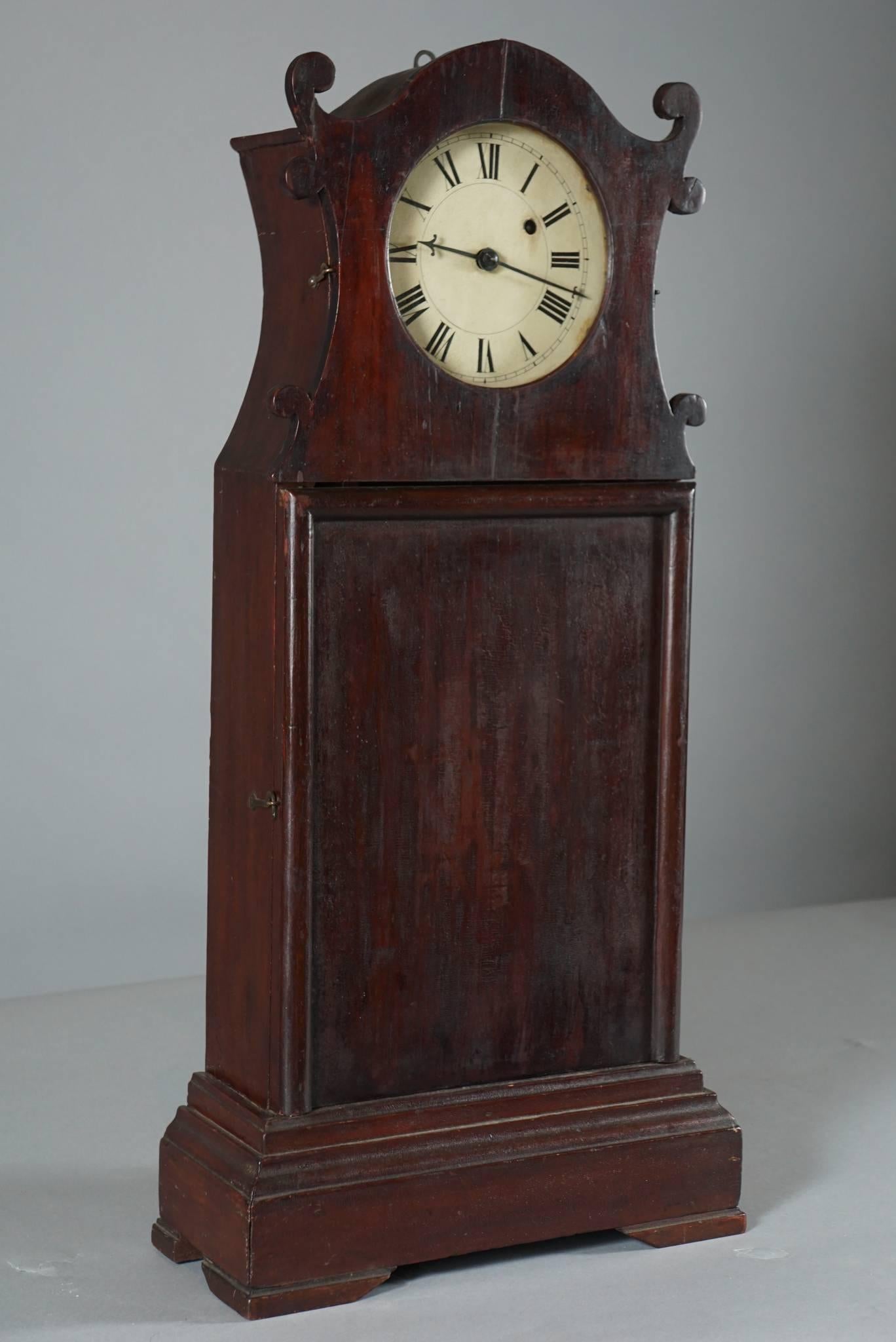 Unique mantel clock from New England, probably New Hampshire.
Keeps perfect time. A seven day clock with an
unusually Bold Silhouette.