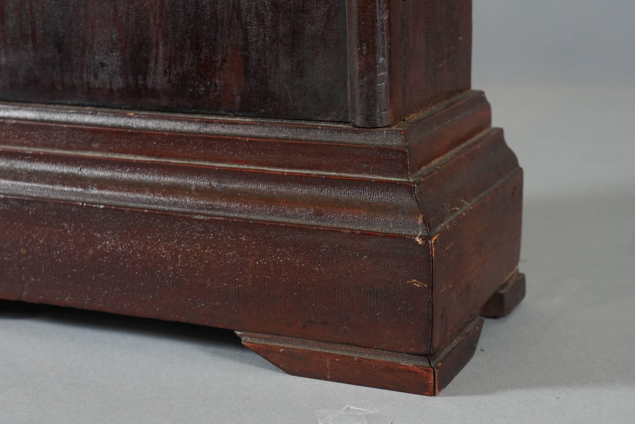 Unusual American Scroll Front Mantle Clock, circa 1840 1