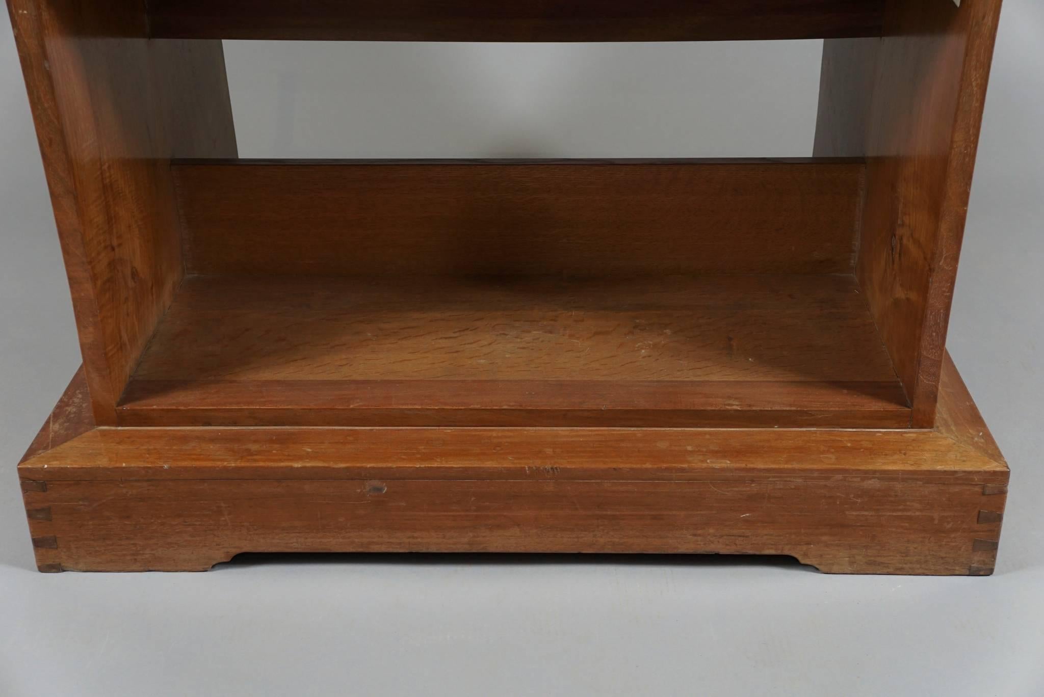 English Arts & Craft's Standing Bookcase im Zustand „Hervorragend“ in Hudson, NY