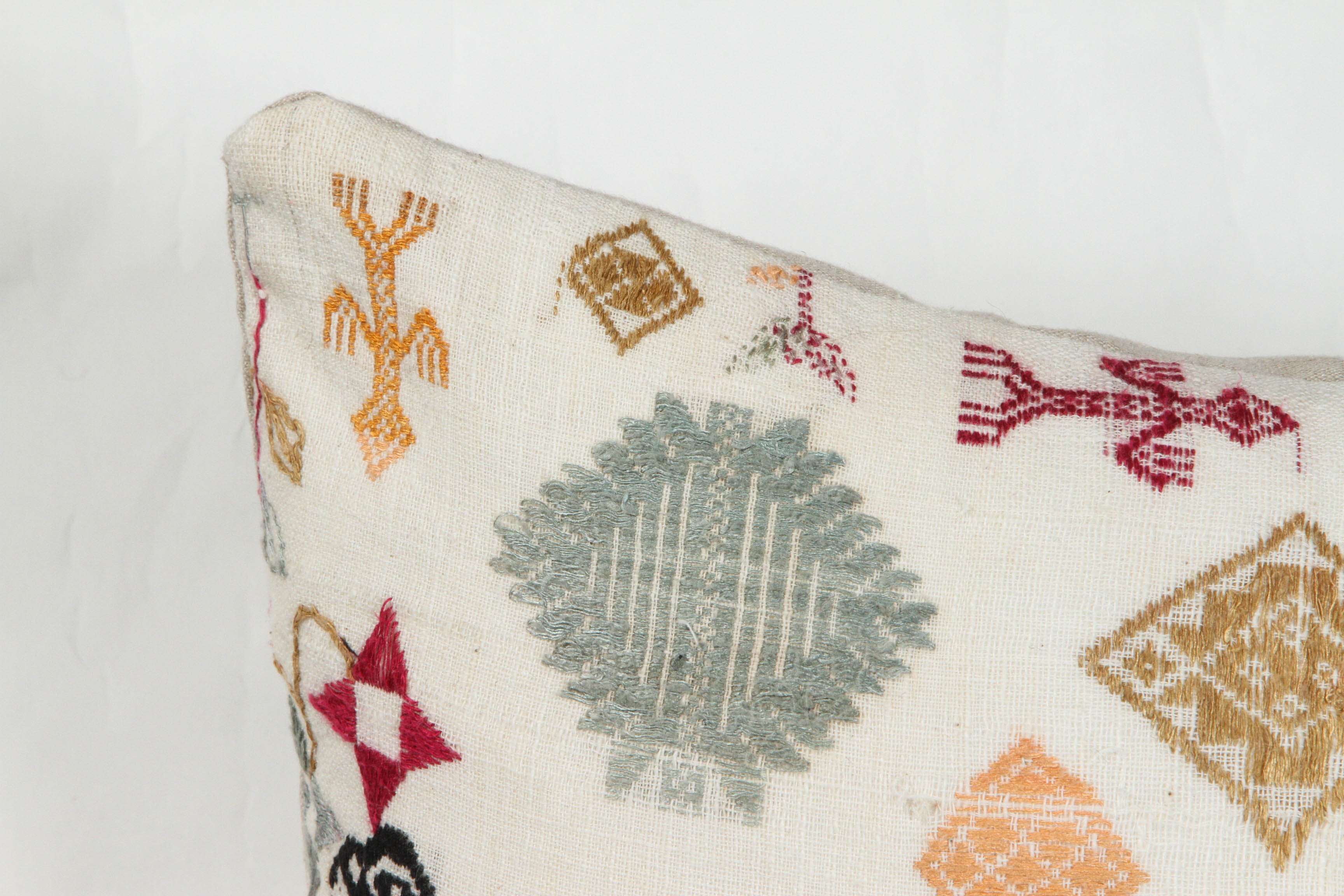 Vietnamese Hmong Hill Tribe Pillow In Good Condition In Los Angeles, CA