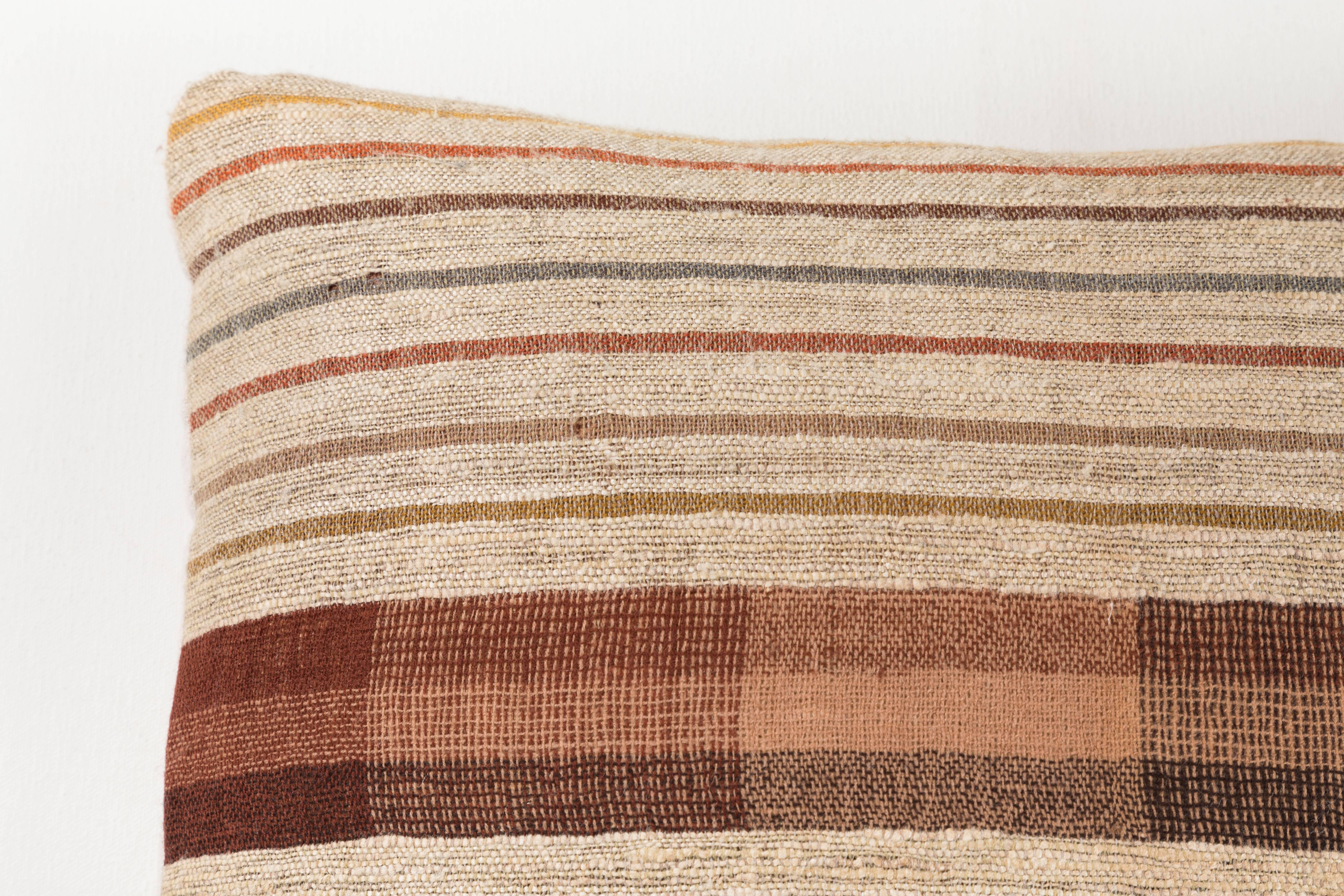 Pat McGann workshop

A contemporary line of cushions, pillows, throws, bedcovers, bedspreads and yardage hand woven in India on antique Jacquard looms. Hand spun wool, cotton, linen, and raw silk give the textiles an appealing uneven quality.