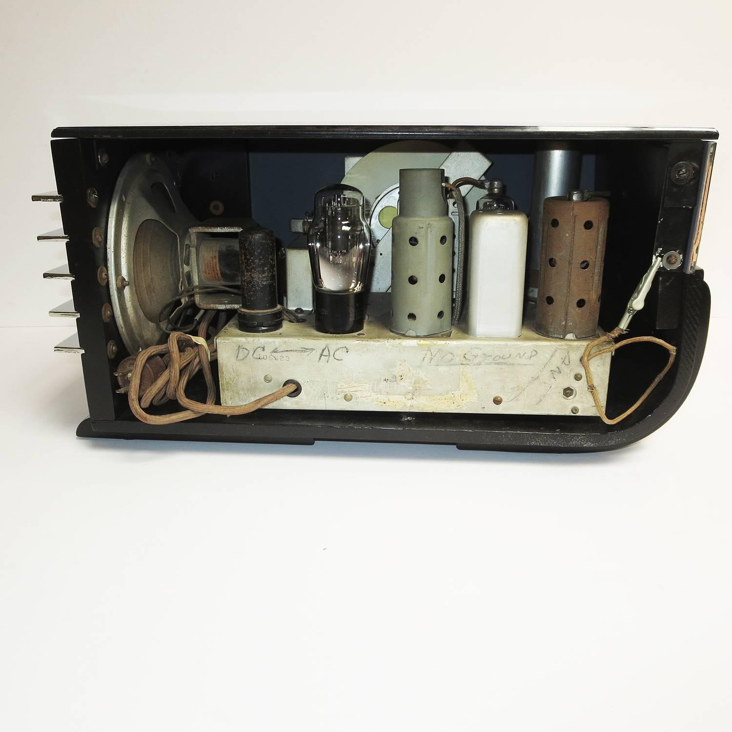 Art Deco Sparton Model 557 Radio by Walter Dorwin Teague 1