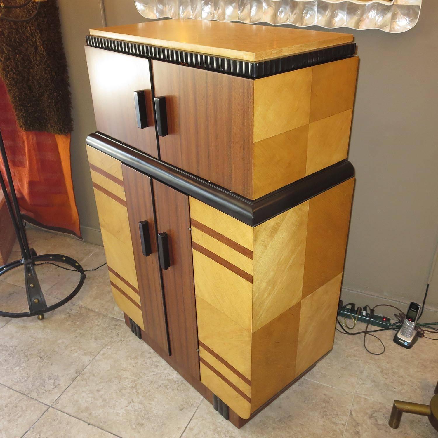 American Art Deco Restored Philco Radiobar Cocktail Cabinet