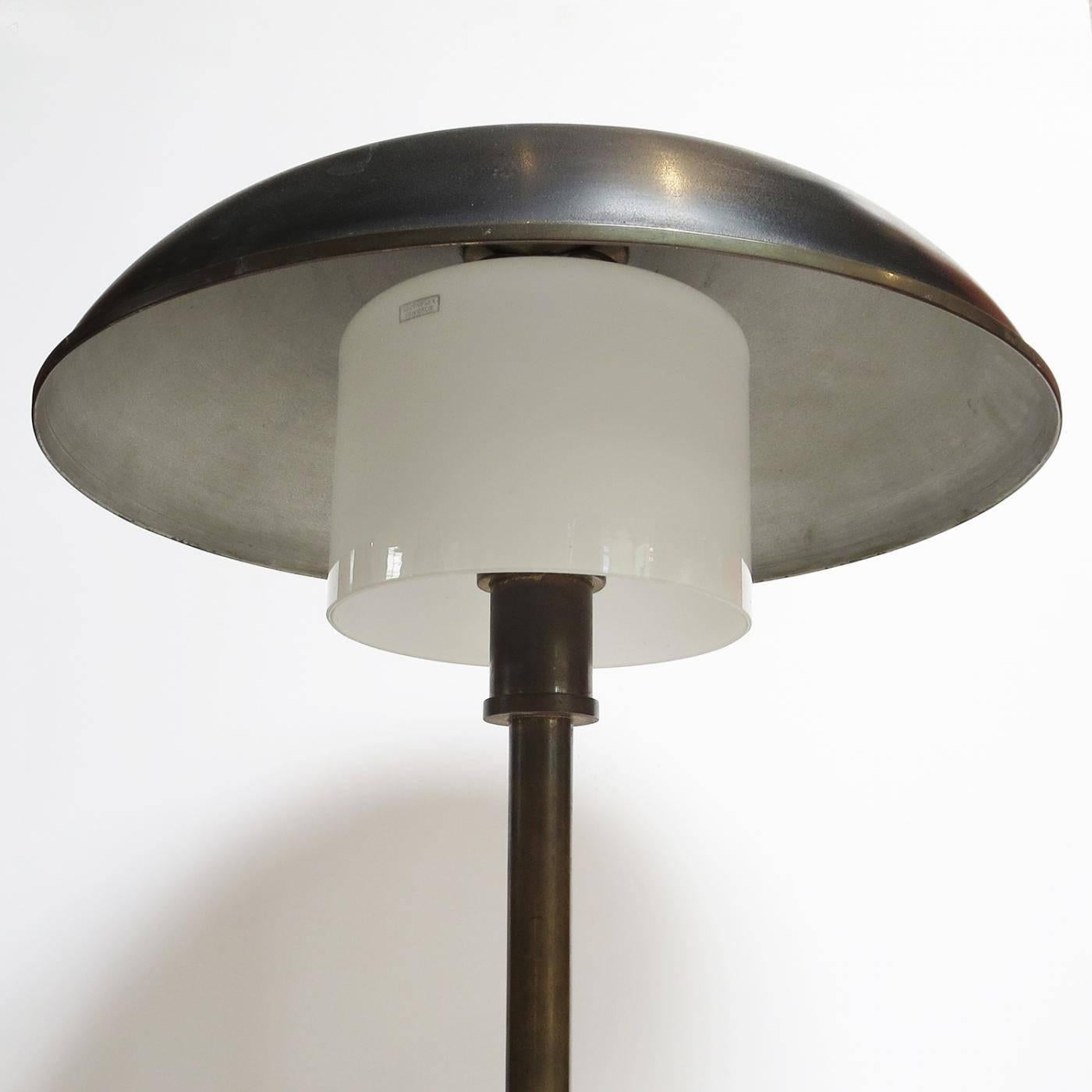 Important Bronze Art Deco Table Lamp In Good Condition In North Hollywood, CA