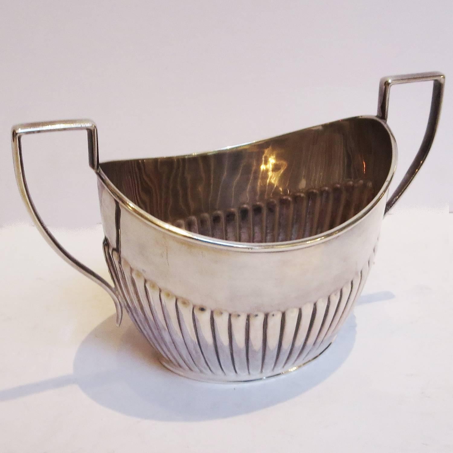 Art Deco Silver Plated Coffee and Tea Service In Good Condition For Sale In North Hollywood, CA