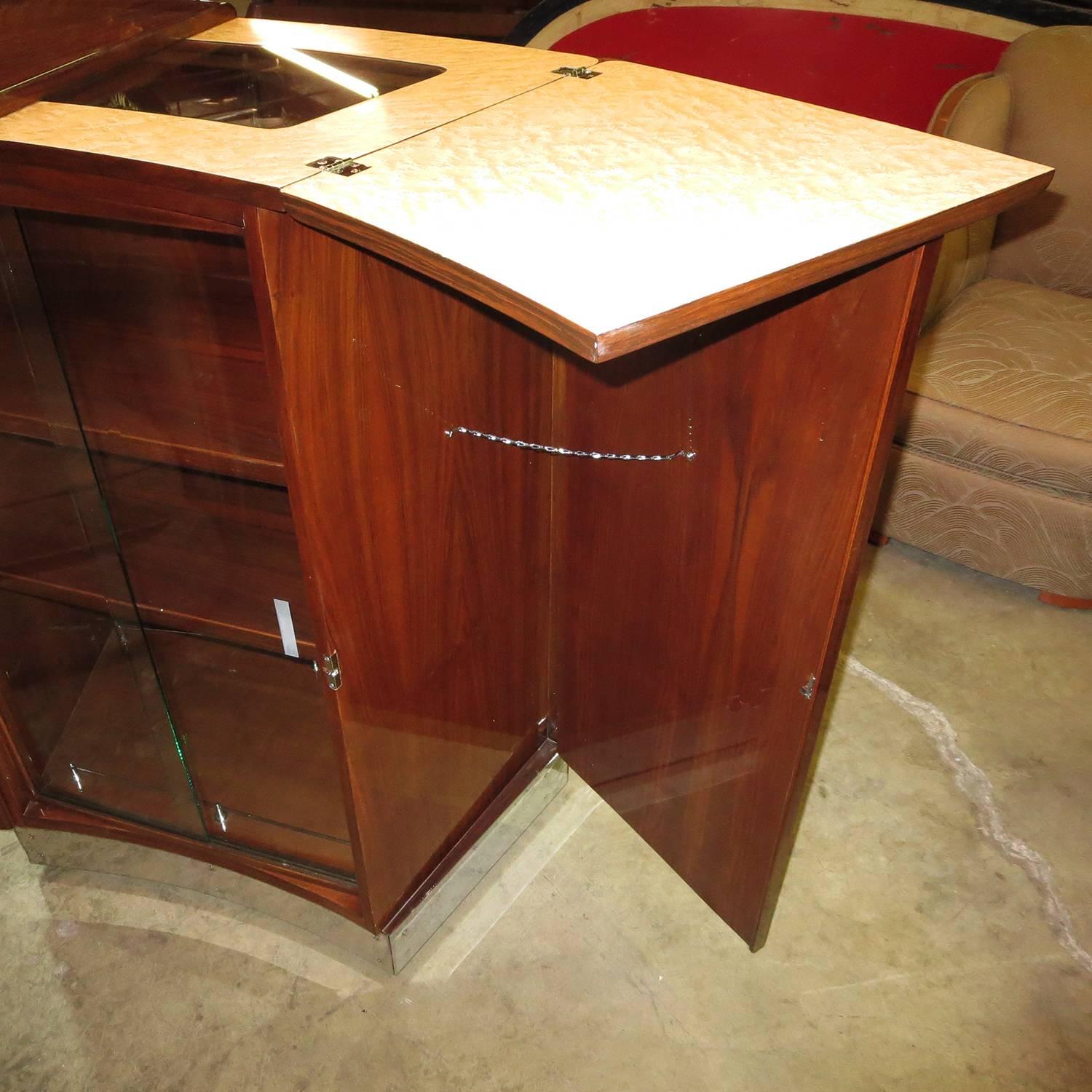 Art Deco Expanding Cocktail Cabinet and Bar In Excellent Condition In North Hollywood, CA