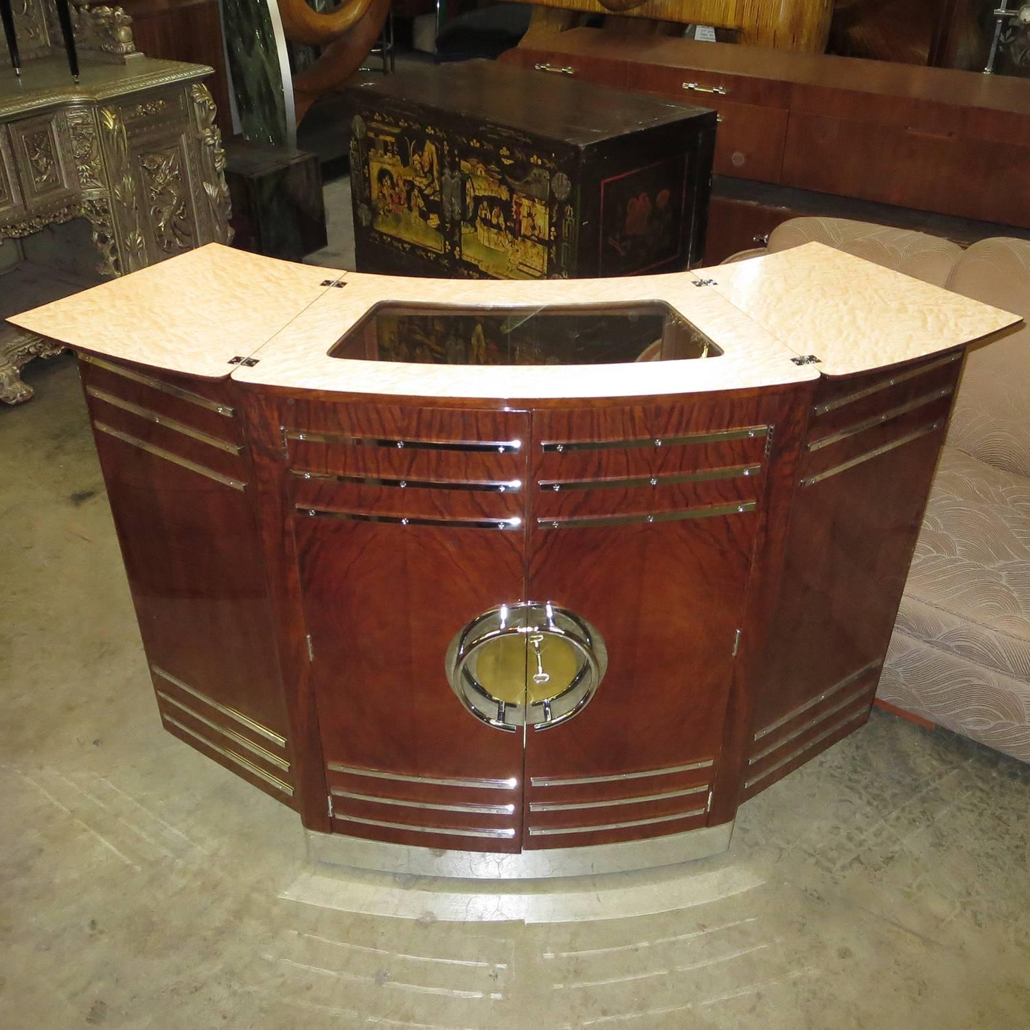 Mid-20th Century Art Deco Expanding Cocktail Cabinet and Bar