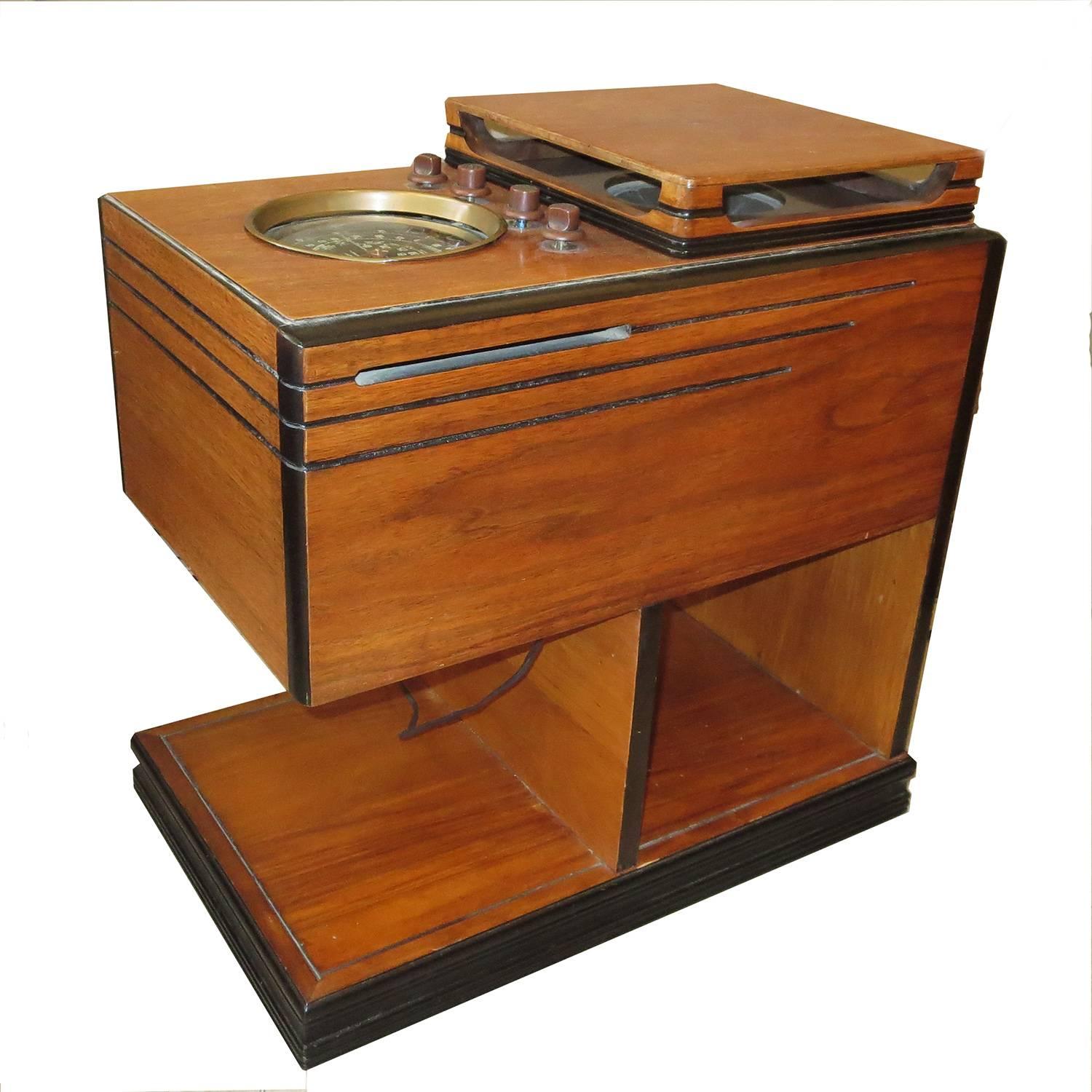 Most American households had only a radio for entertainment and news in the days before the advent of television. The living room had the large upright cabinet units, while smaller tabletop sets could be used in the bedrooms or kitchen. A little